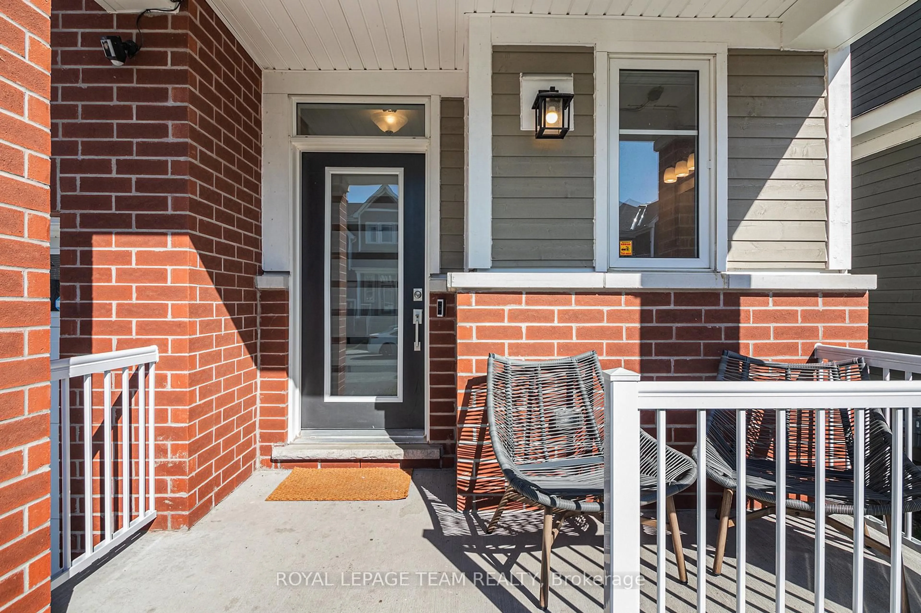 Home with brick exterior material, street for 53 Pelham Cres, Richmond Ontario K0A 2Z0