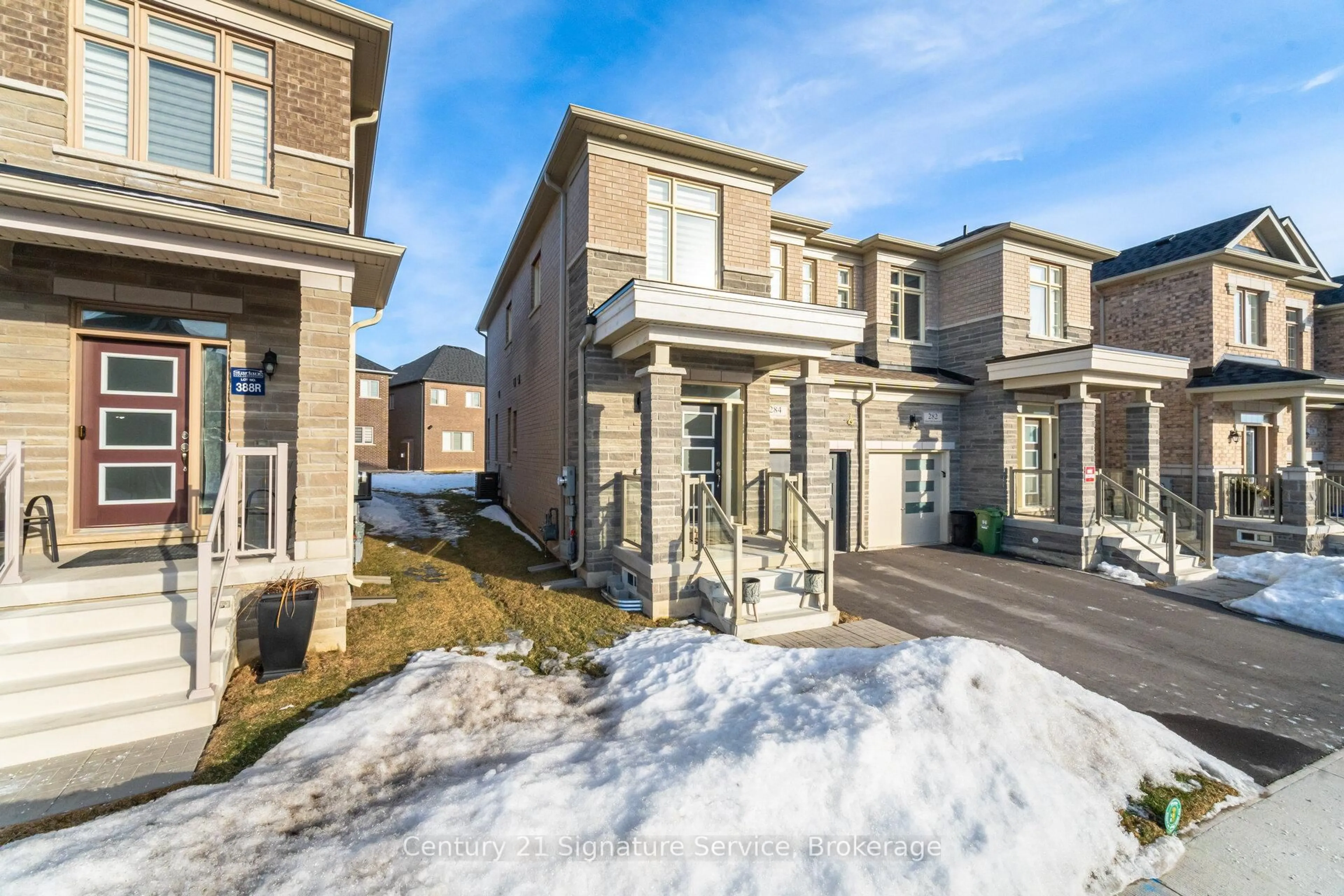 Home with brick exterior material, street for 284 Great Falls Blvd, Hamilton Ontario L8B 1Z5