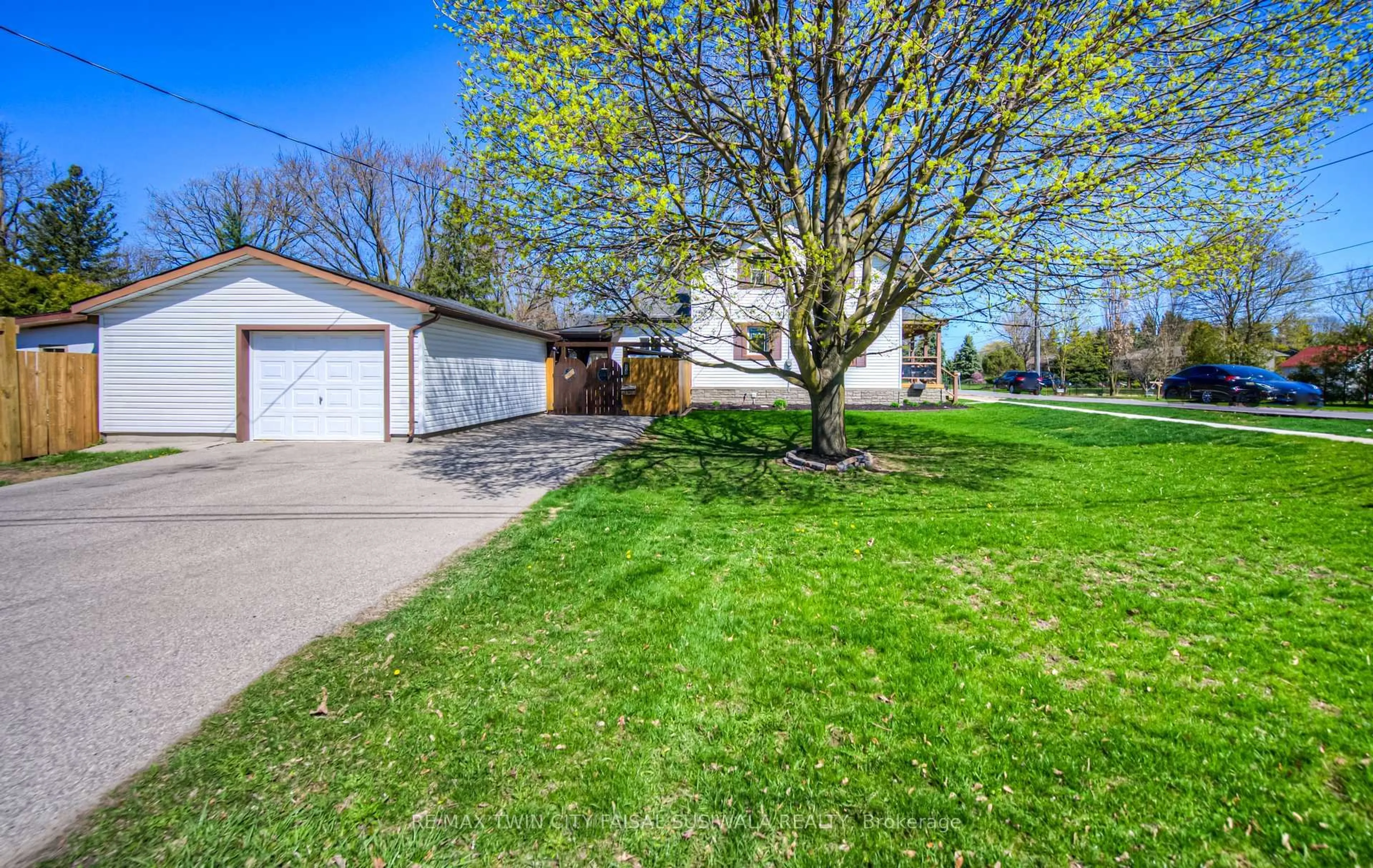 A pic from outside/outdoor area/front of a property/back of a property/a pic from drone, street for 150 WOOLWICH St, Woolwich Ontario N0B 1M0