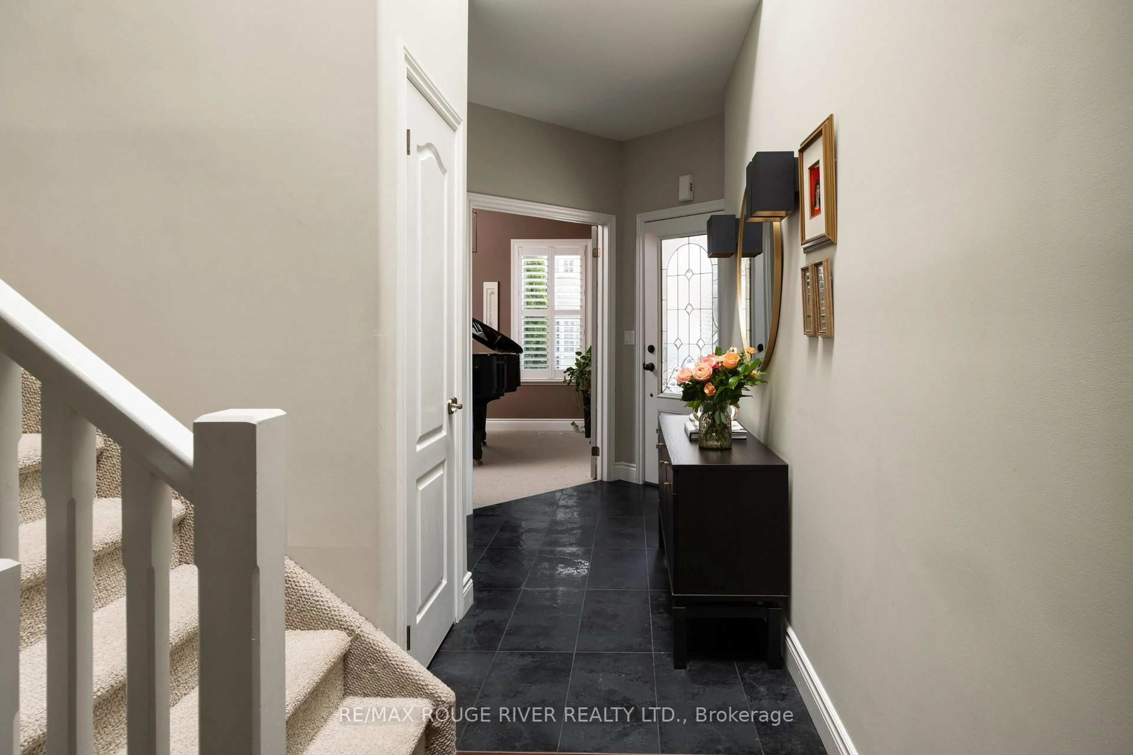 Indoor entryway for 120 Universtiy Ave #403, Cobourg Ontario K9A 0A9