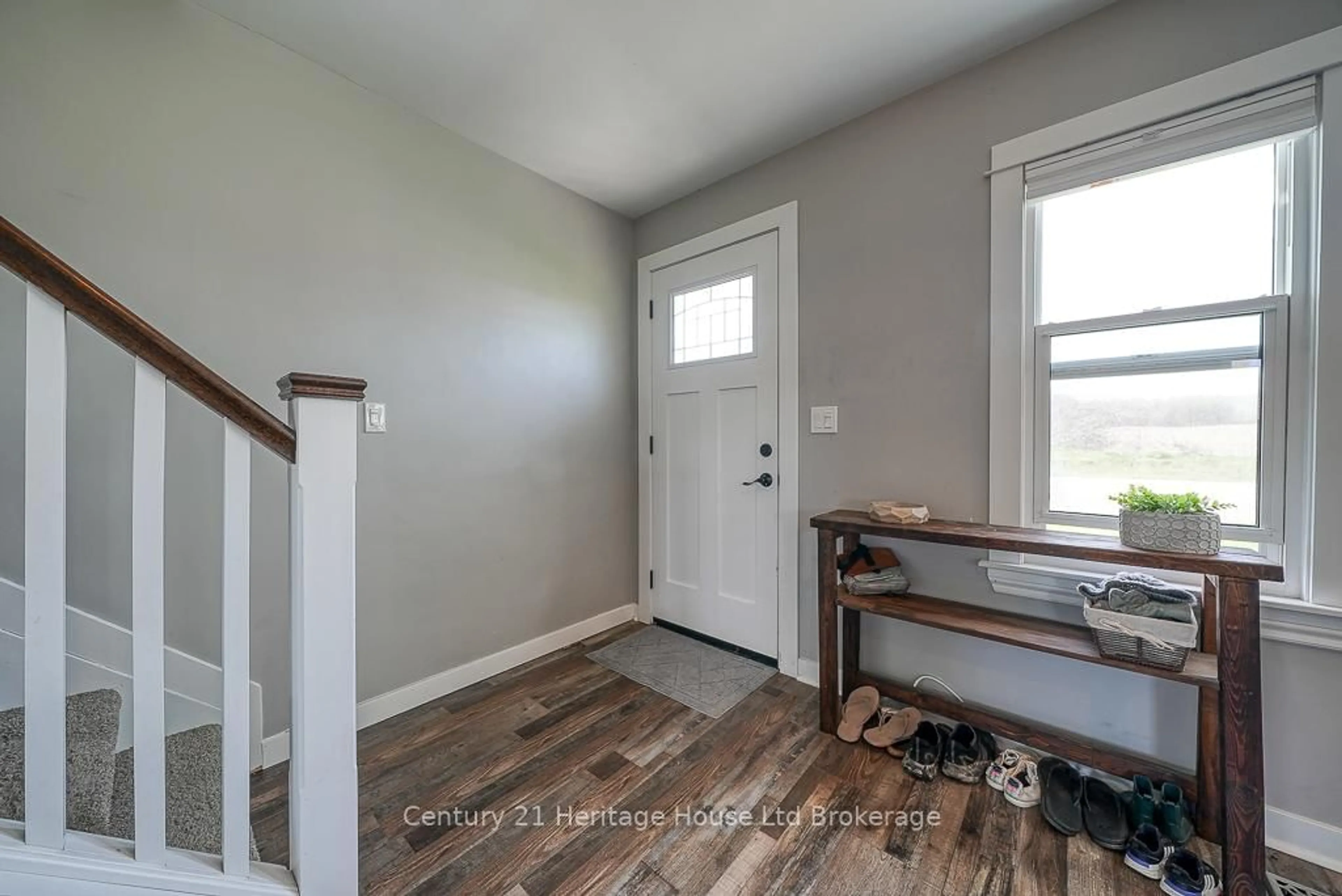 Indoor entryway for 484820 Sweaburg Rd, South-West Oxford Ontario N4S 7V6