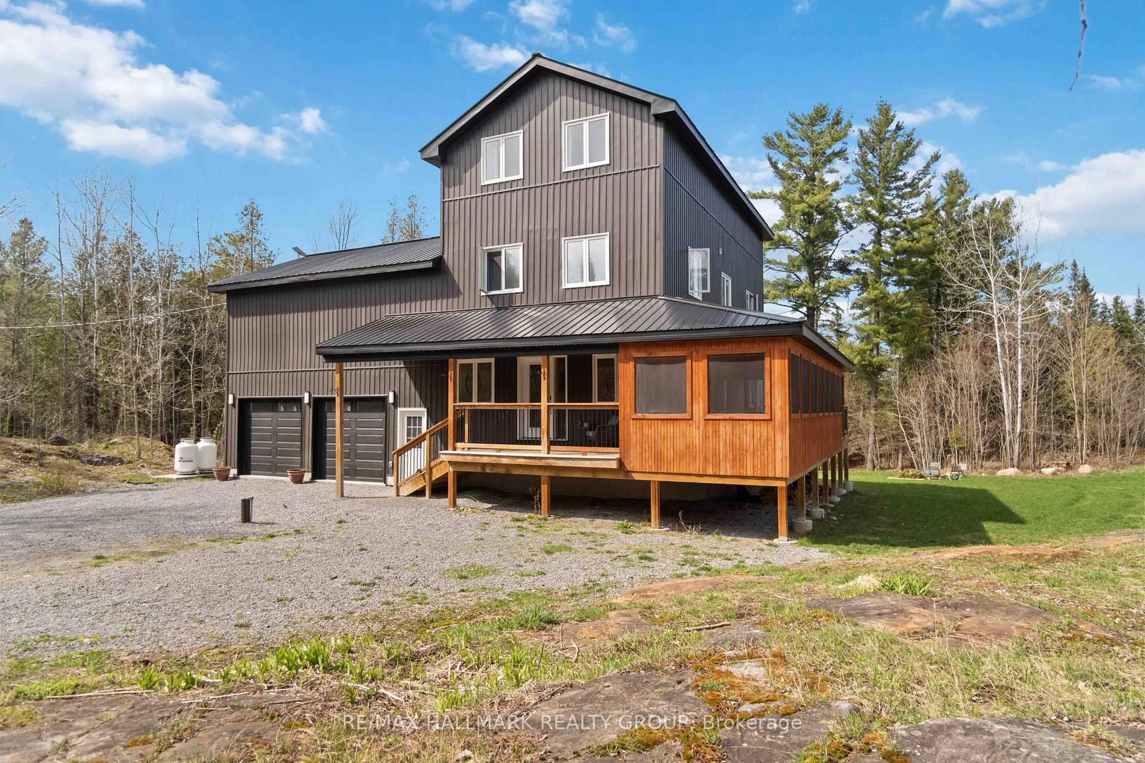 Home with vinyl exterior material, building for 628 Sugar Bush Rd, Pakenham Ontario K0A 2X0