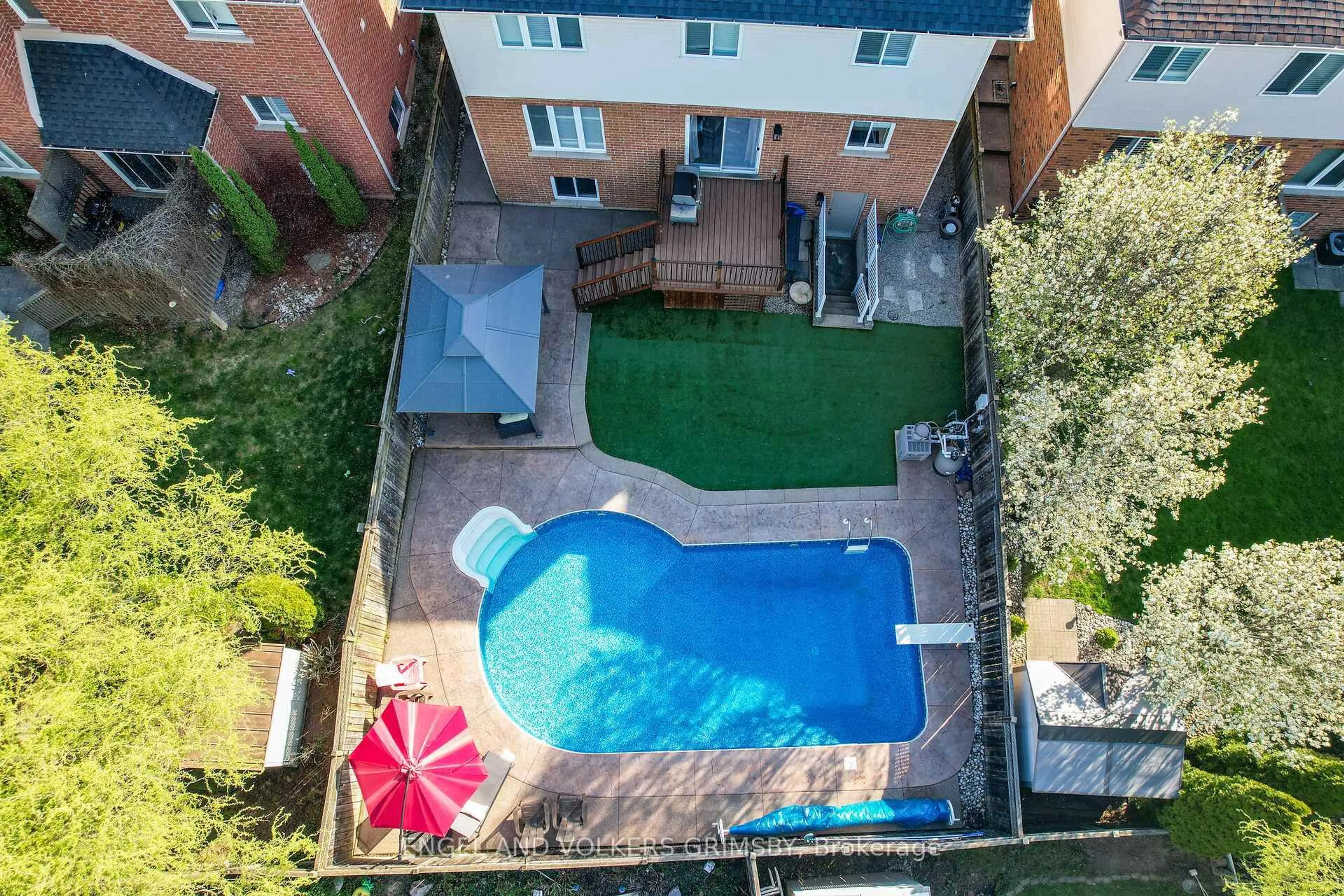 Pool for 31 Chardonnay Pl, Grimsby Ontario L3M 5S6