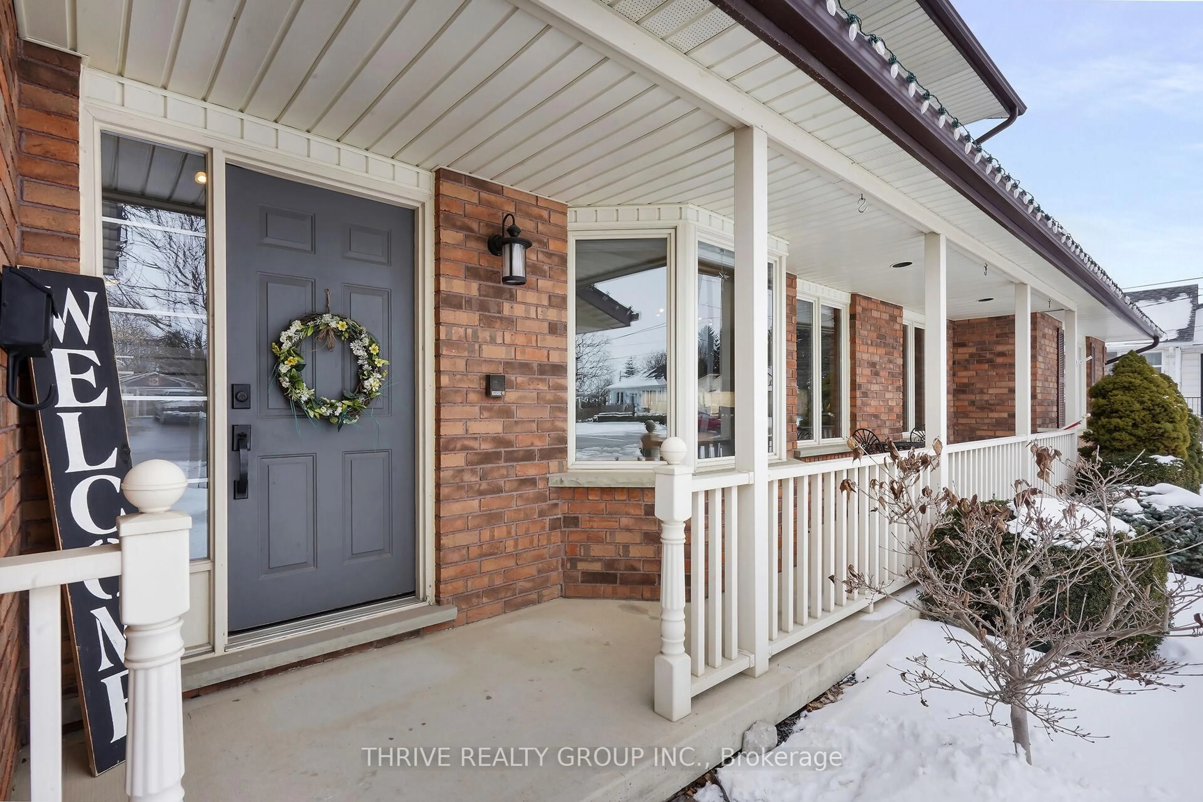 Indoor entryway for 51 Queen St, Strathroy Caradoc Ontario N7G 2H5