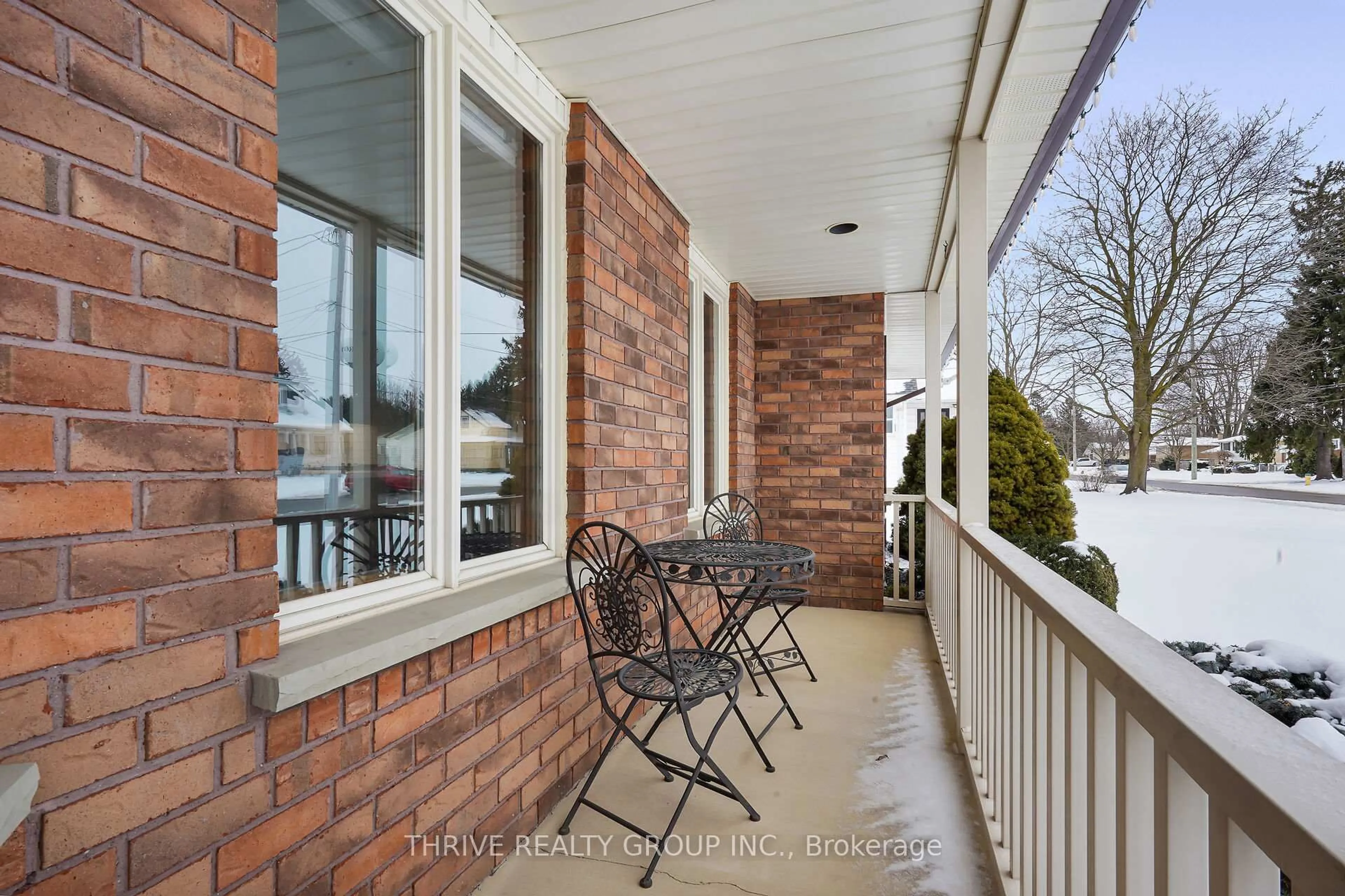 Patio, street for 51 Queen St, Strathroy Caradoc Ontario N7G 2H5