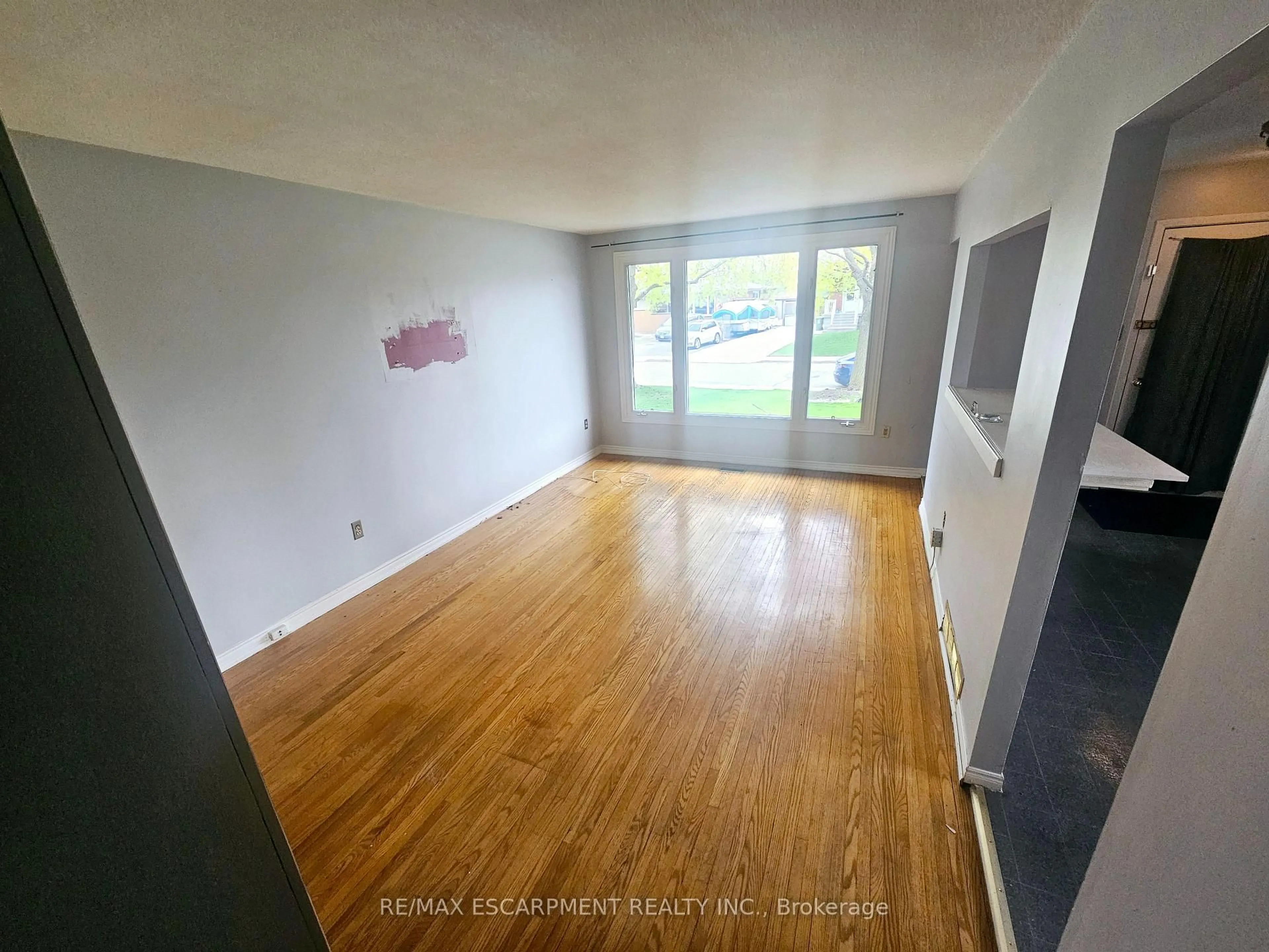 A pic of a room for 20 Laird Dr, Hamilton Ontario L8T 4L7