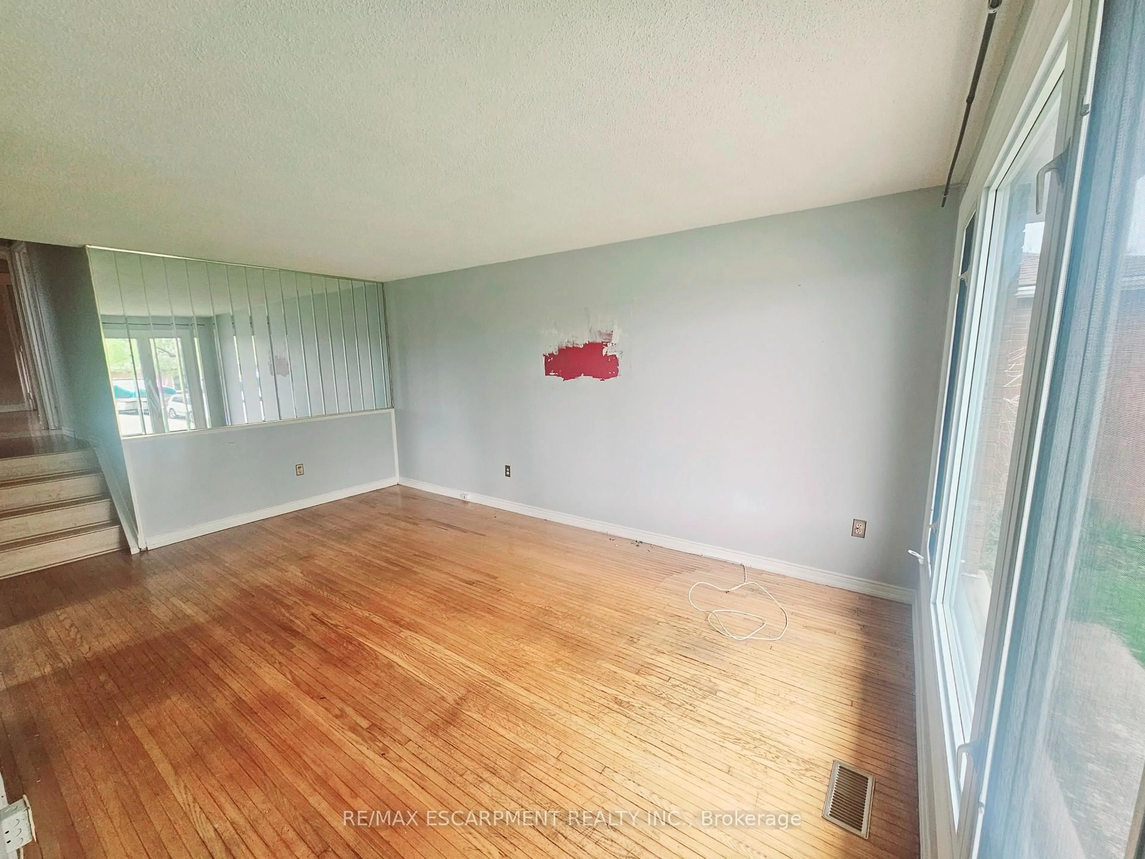 A pic of a room for 20 Laird Dr, Hamilton Ontario L8T 4L7