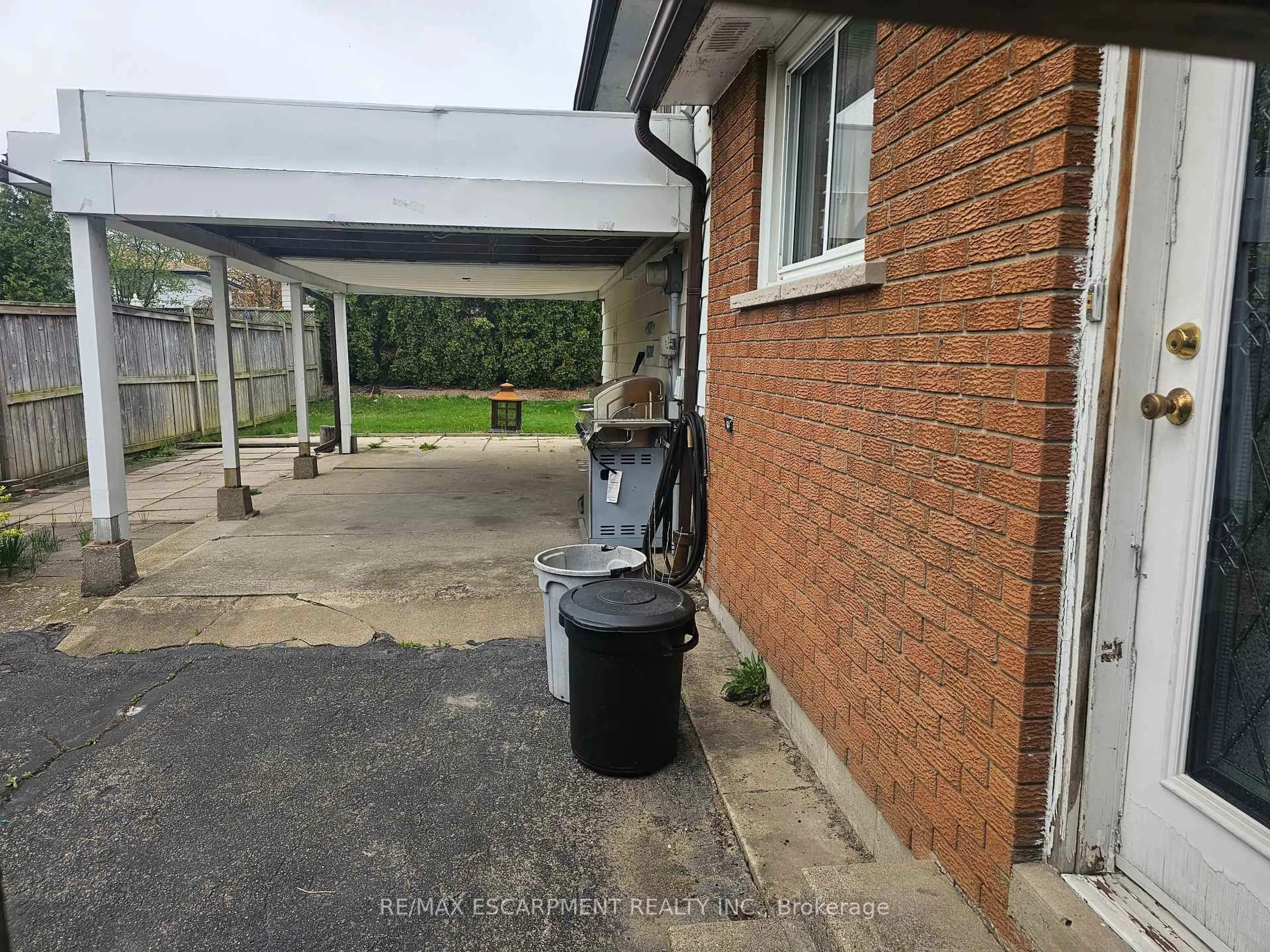 A pic from outside/outdoor area/front of a property/back of a property/a pic from drone, street for 20 Laird Dr, Hamilton Ontario L8T 4L7