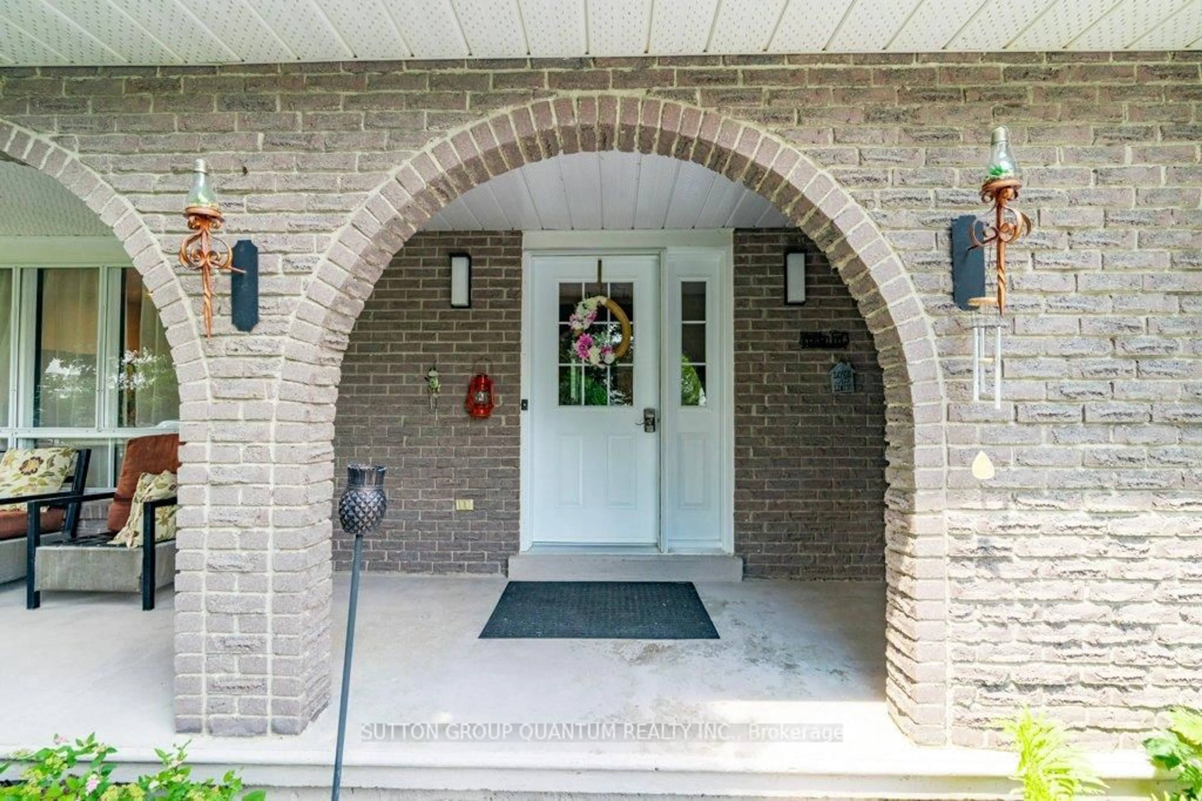 Indoor entryway for 18 Spruyt Ave, East Luther Grand Valley Ontario L9W 5X4