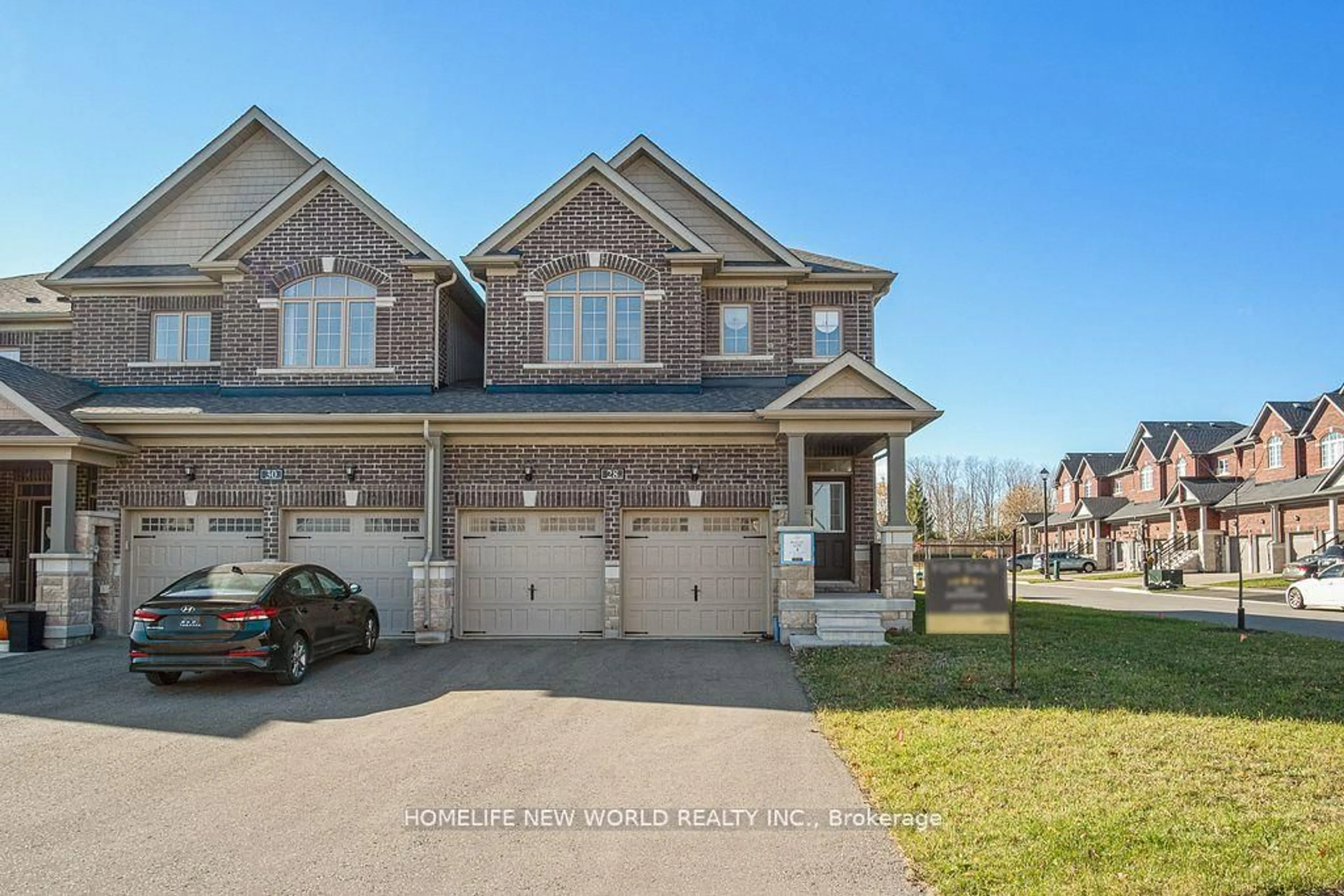 A pic from outside/outdoor area/front of a property/back of a property/a pic from drone, street for 28 Horizon Ave, Cavan Monaghan Ontario L0A 1G0