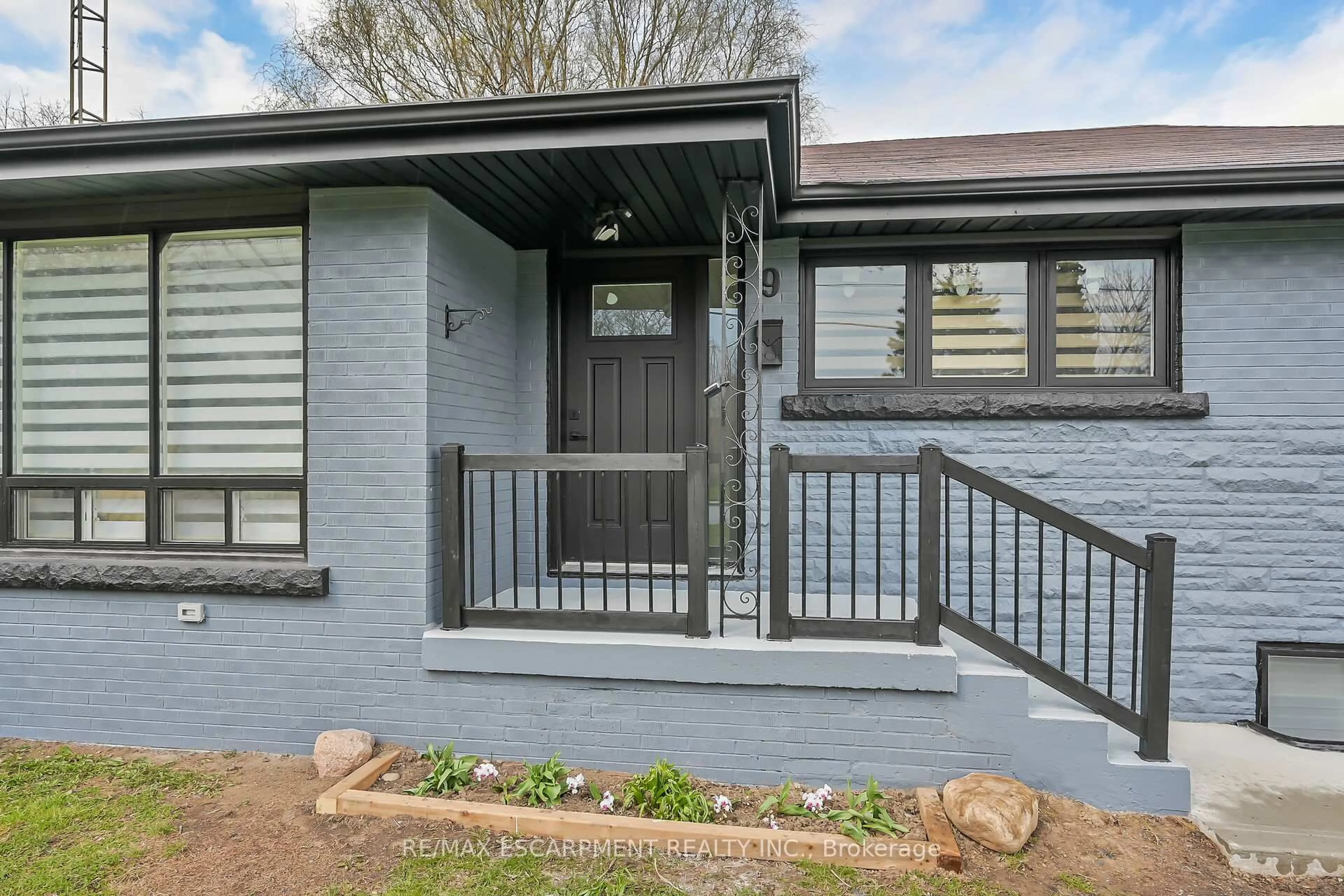 Home with brick exterior material, street for 9 Faircourt Dr, Hamilton Ontario L8G 2J4