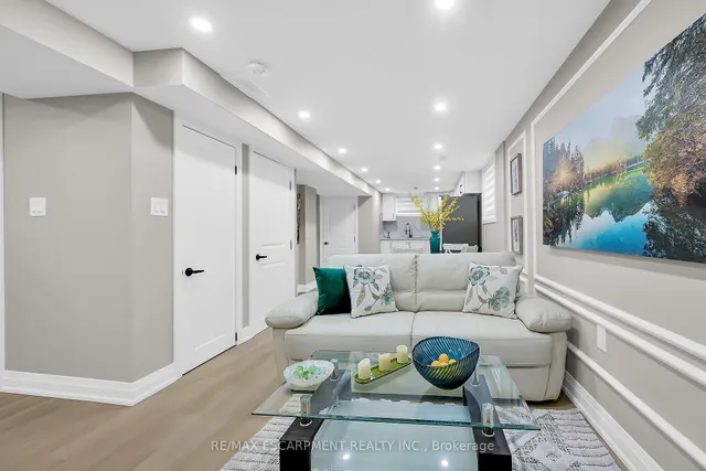 Additional property image - 9 Faircourt Dr