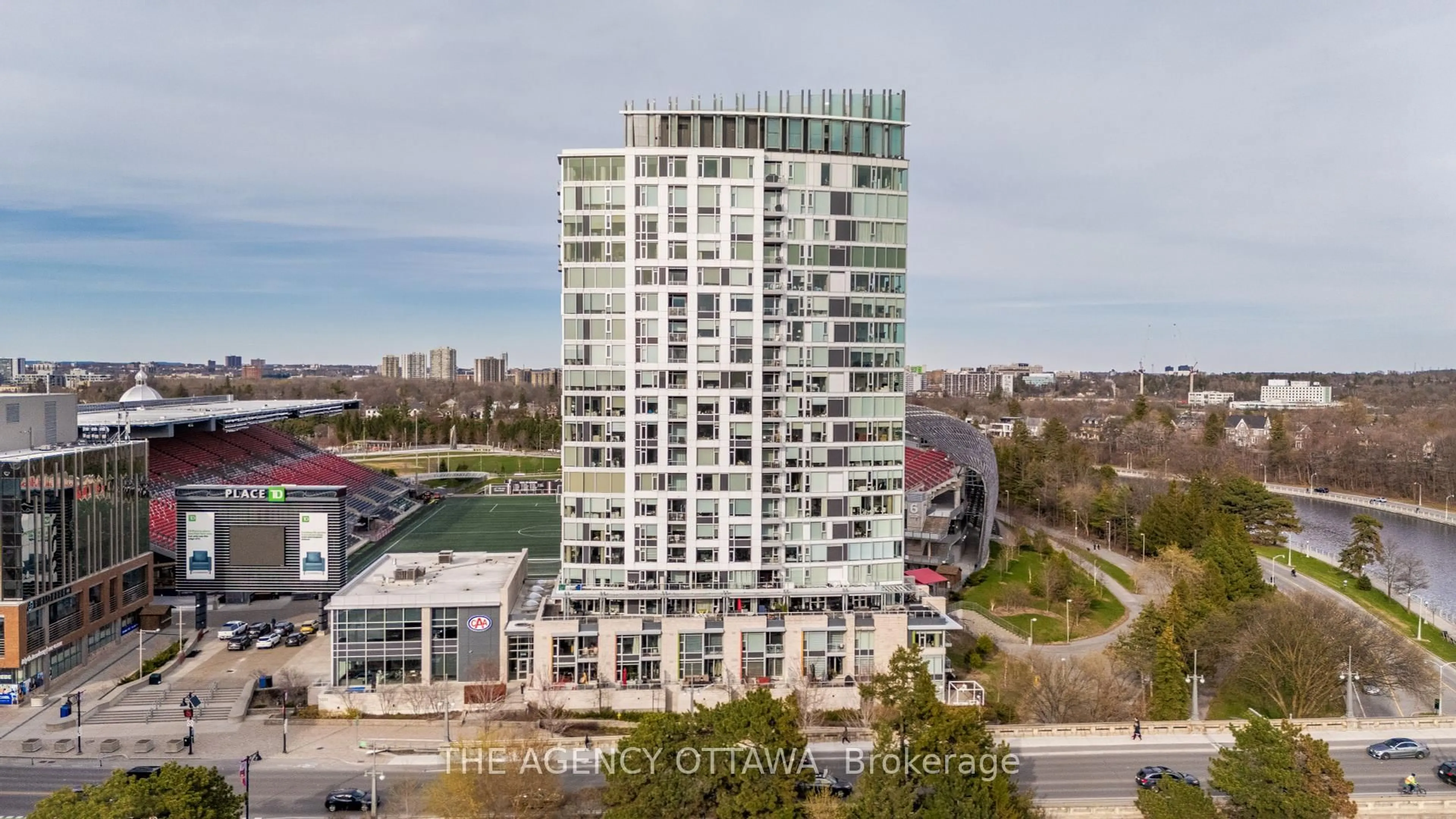 A pic from outside/outdoor area/front of a property/back of a property/a pic from drone, city buildings view from balcony for 1035 Bank St #709, Ottawa Ontario K1S 5K3