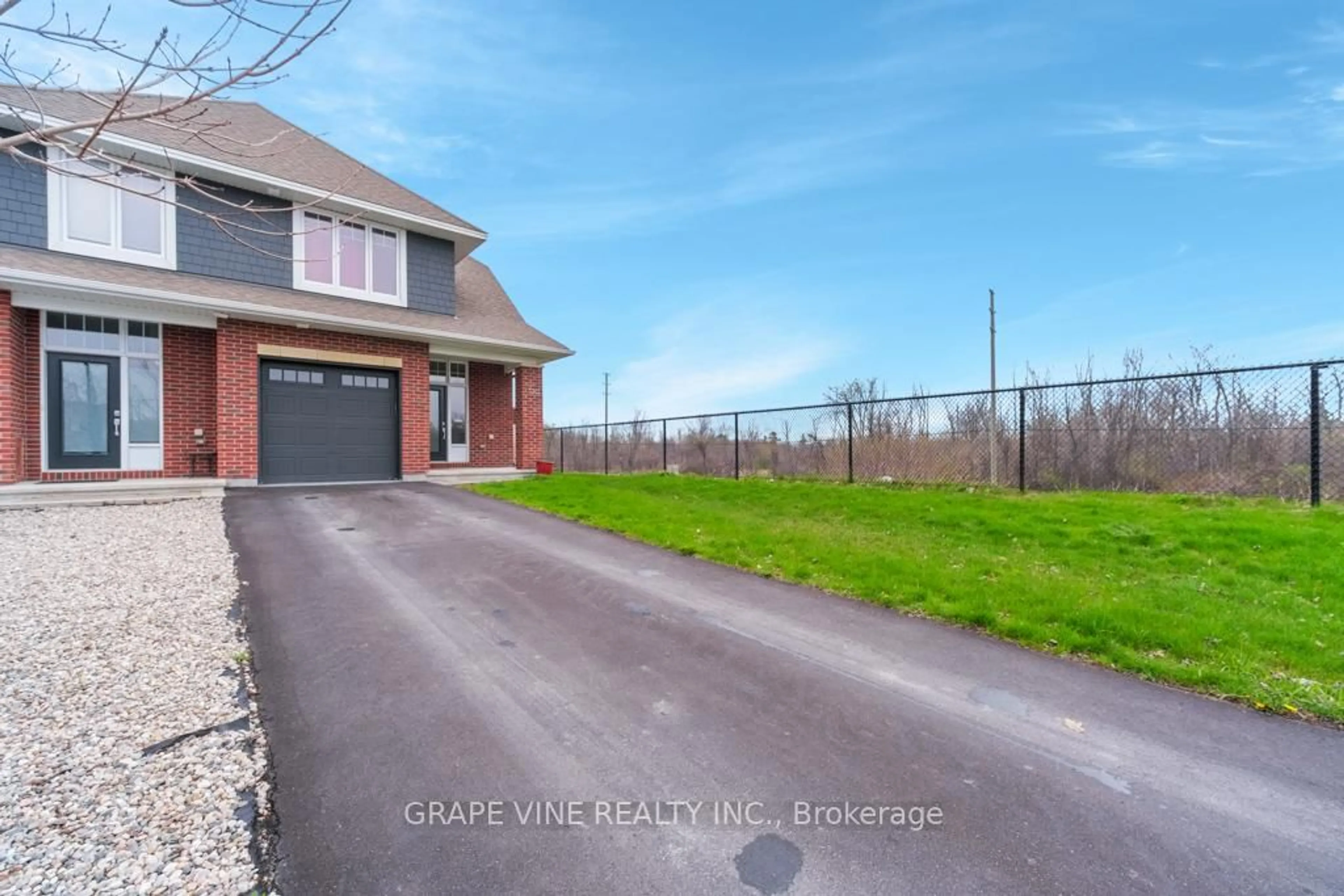 A pic from outside/outdoor area/front of a property/back of a property/a pic from drone, unknown for 320 Kilspindie Rdge, Ottawa Ontario K2J 6A4