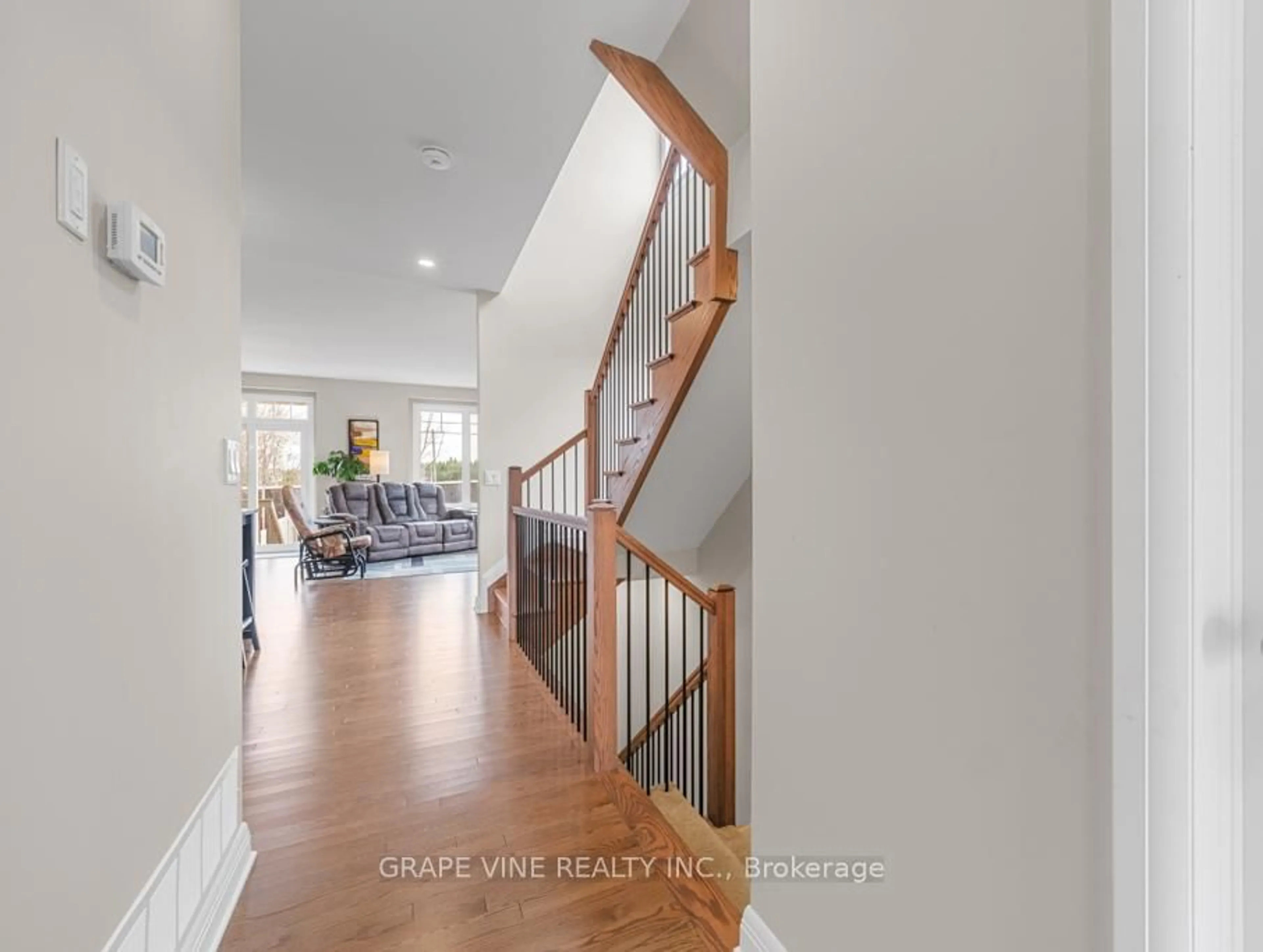 Indoor entryway for 320 Kilspindie Rdge, Ottawa Ontario K2J 6A4
