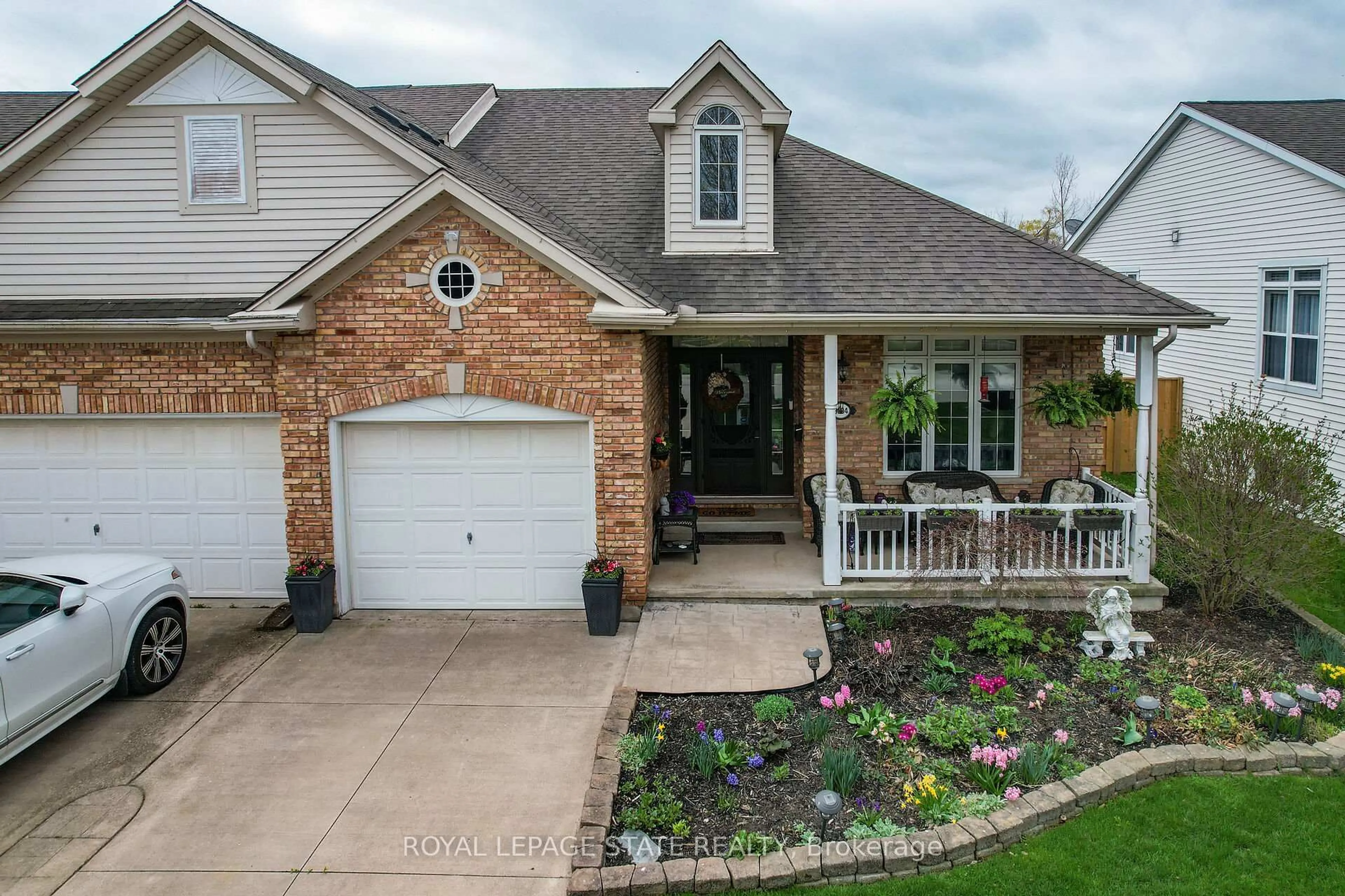Home with brick exterior material, street for 3394 Dustan St, Lincoln Ontario L0R 2E0