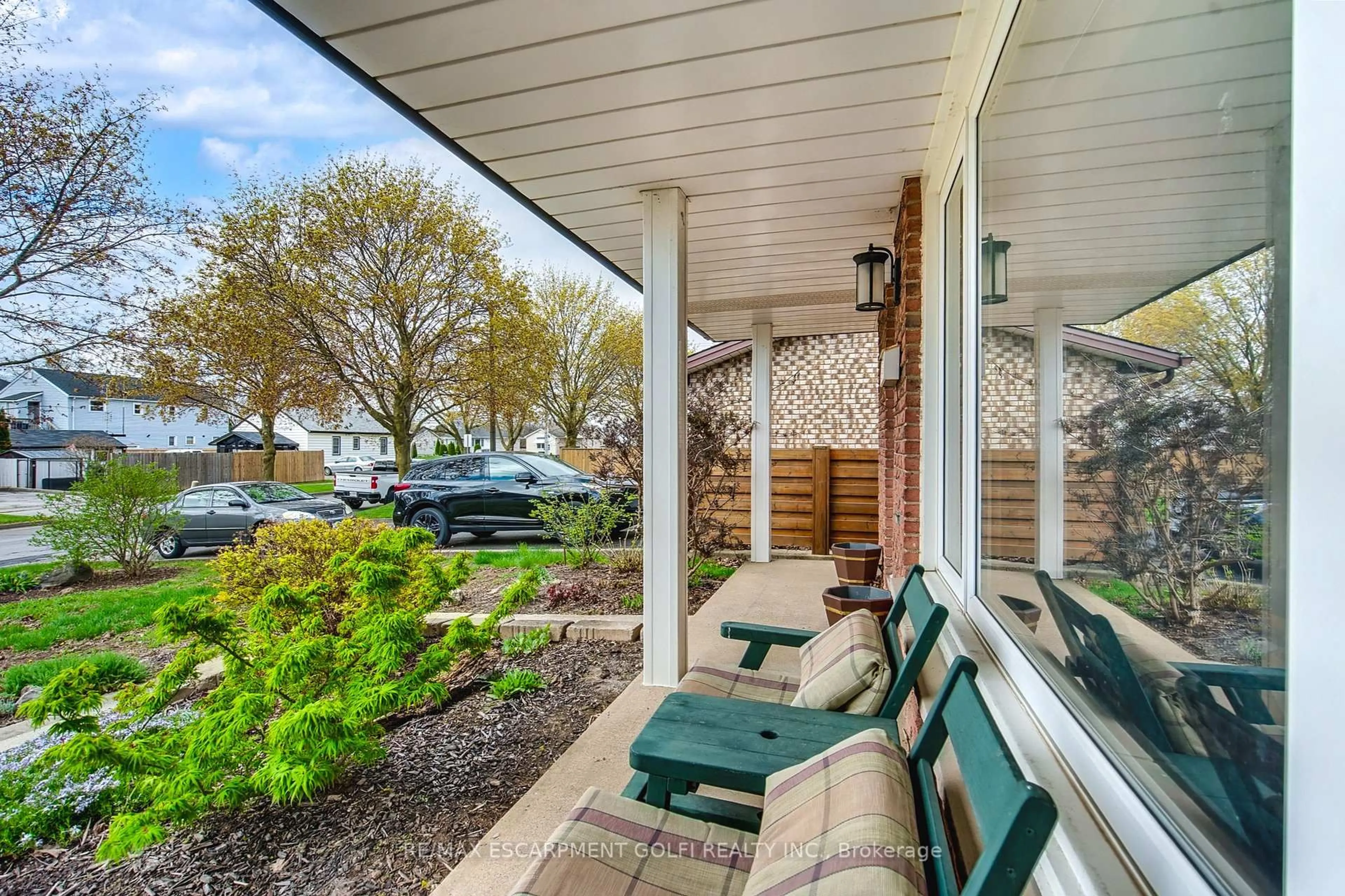 Patio, water/lake/river/ocean view for 6186 Delta Dr, Niagara Falls Ontario L2H 2G8
