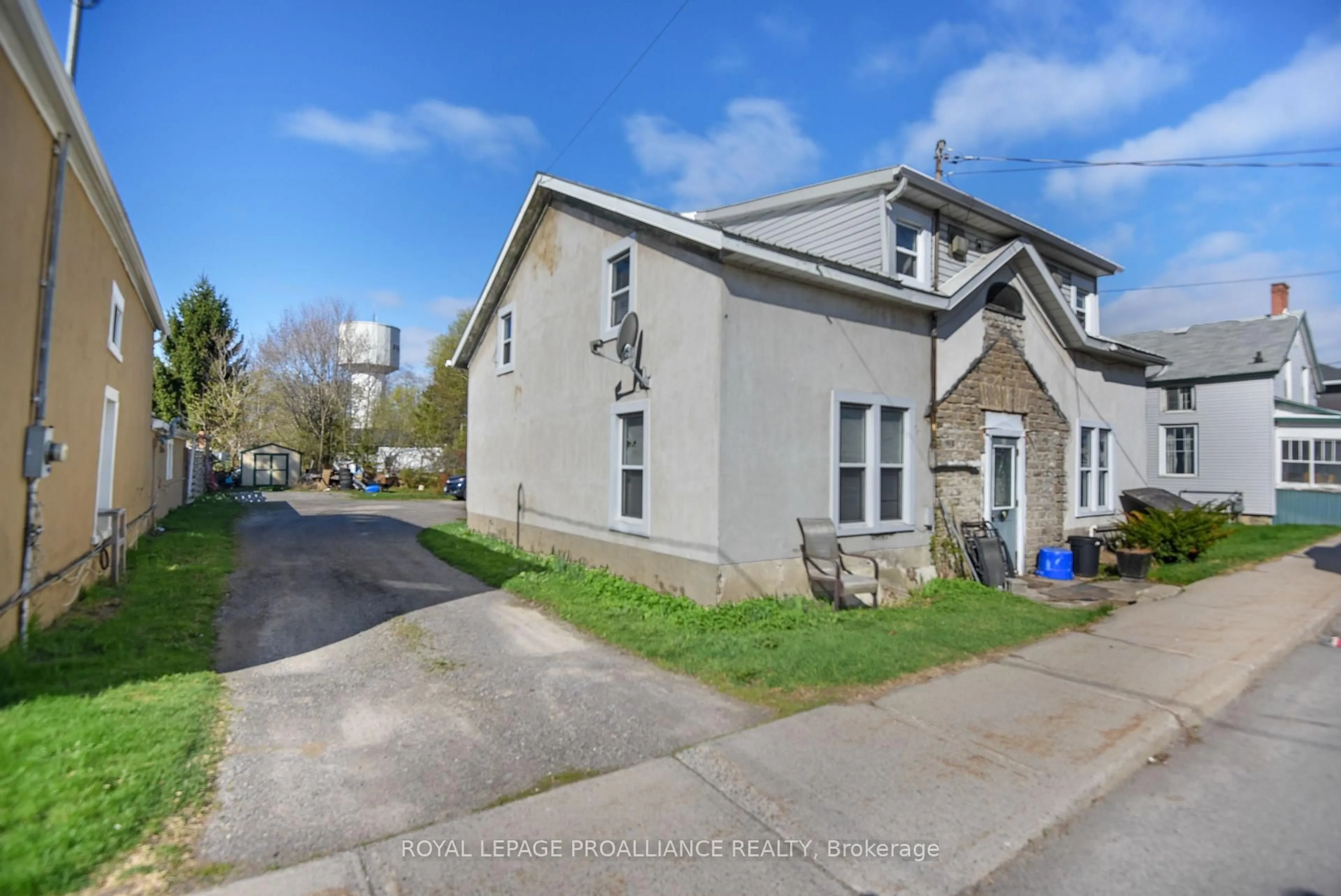 A pic from outside/outdoor area/front of a property/back of a property/a pic from drone, street for 651 Edward St, Prescott Ontario K0E 1T0