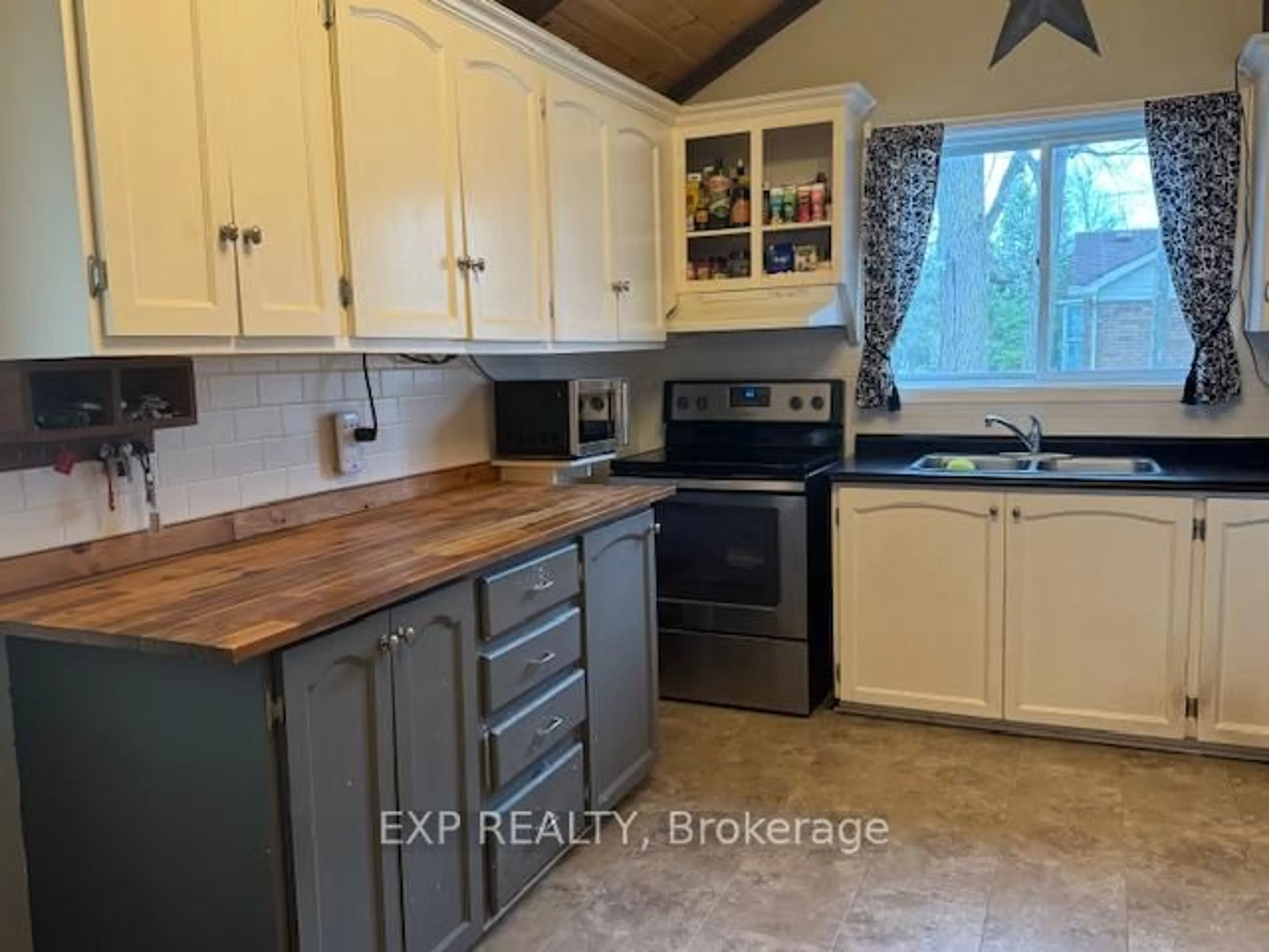Open concept kitchen, unknown for 13 Queen St, Kawartha Lakes Ontario K0L 2W0