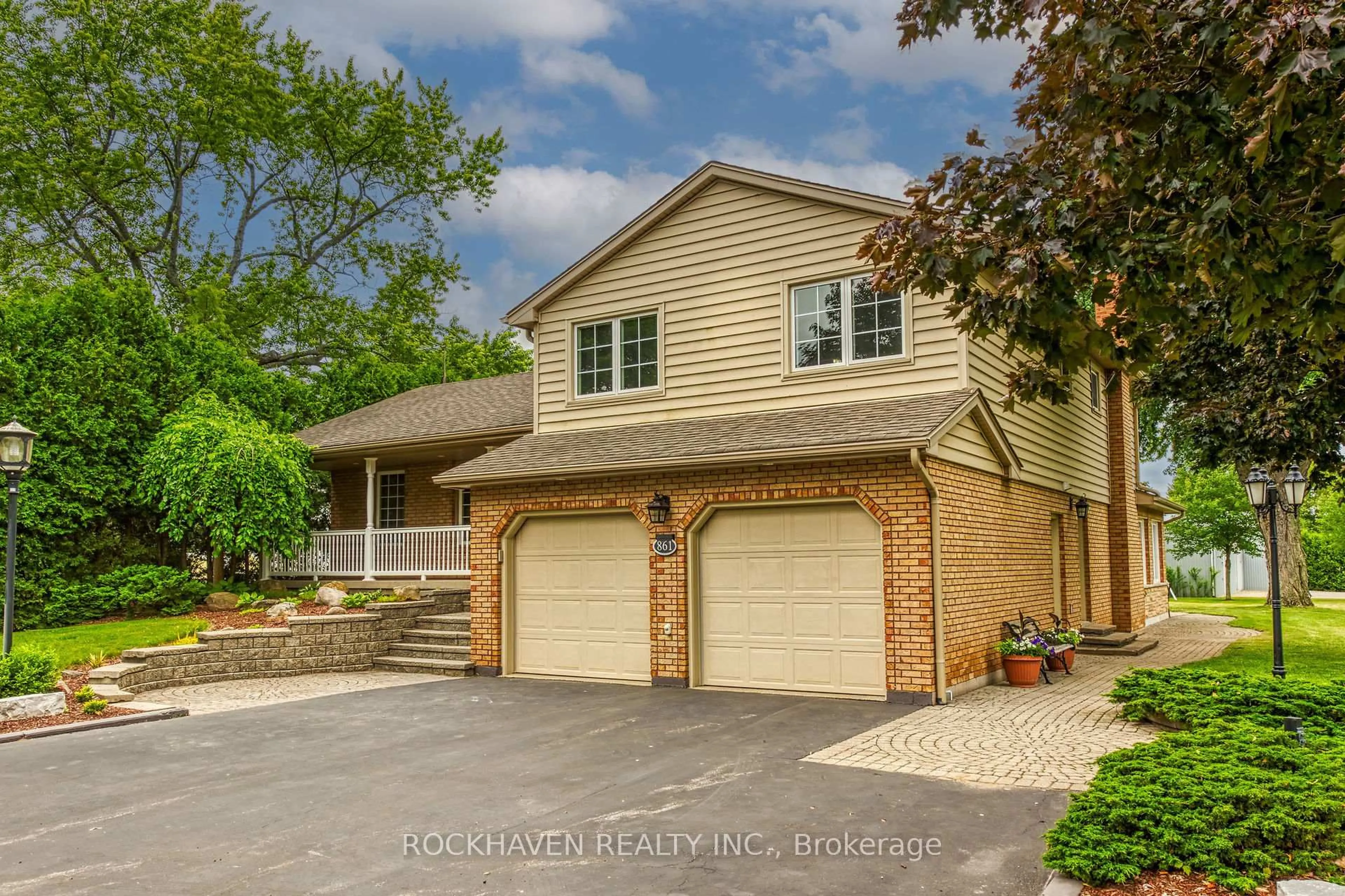 Unknown for 861 Centre Rd, Hamilton Ontario L8N 2Z7