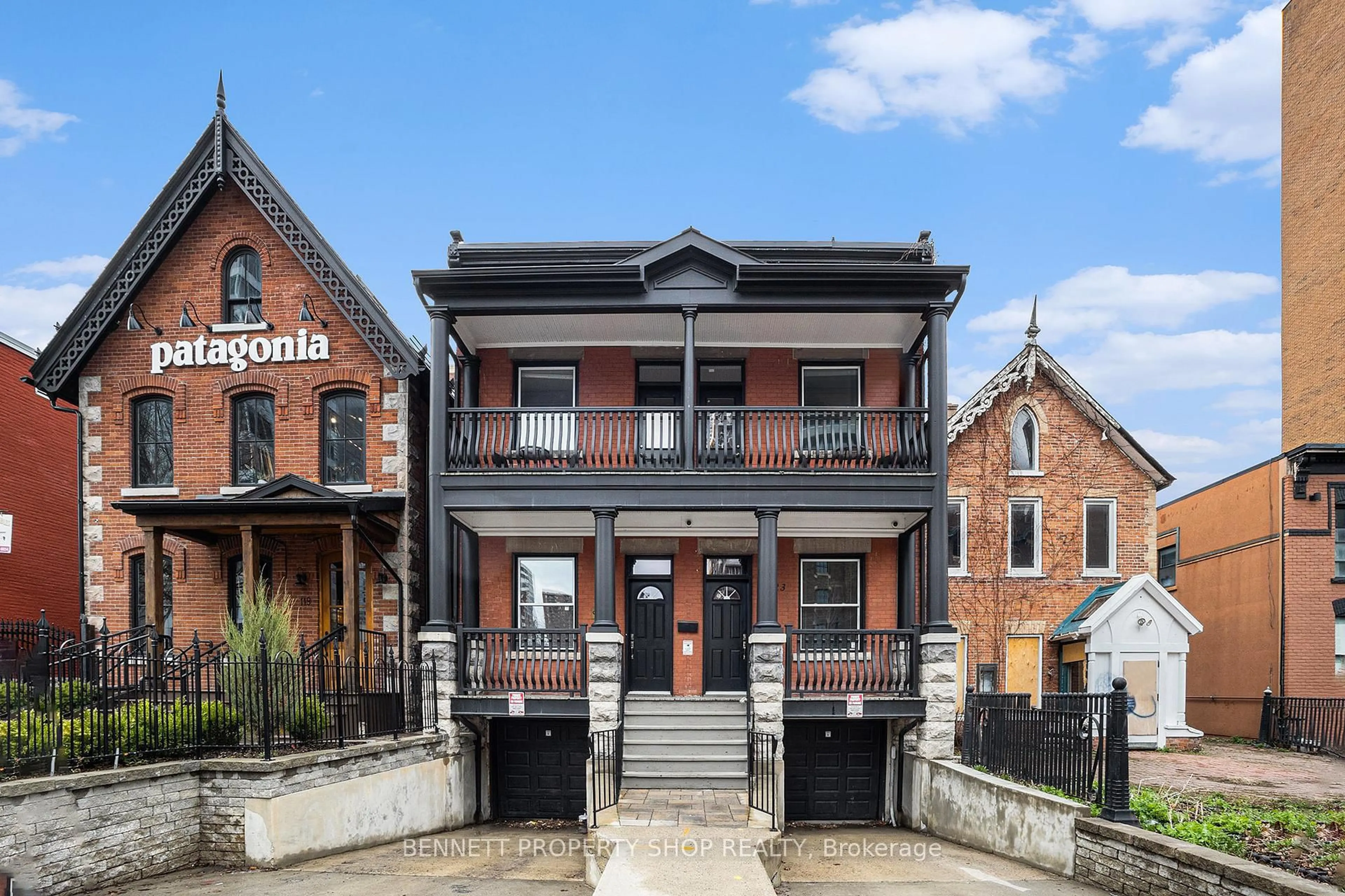 Home with brick exterior material, building for 123 York St, Ottawa Ontario K1N 5T4