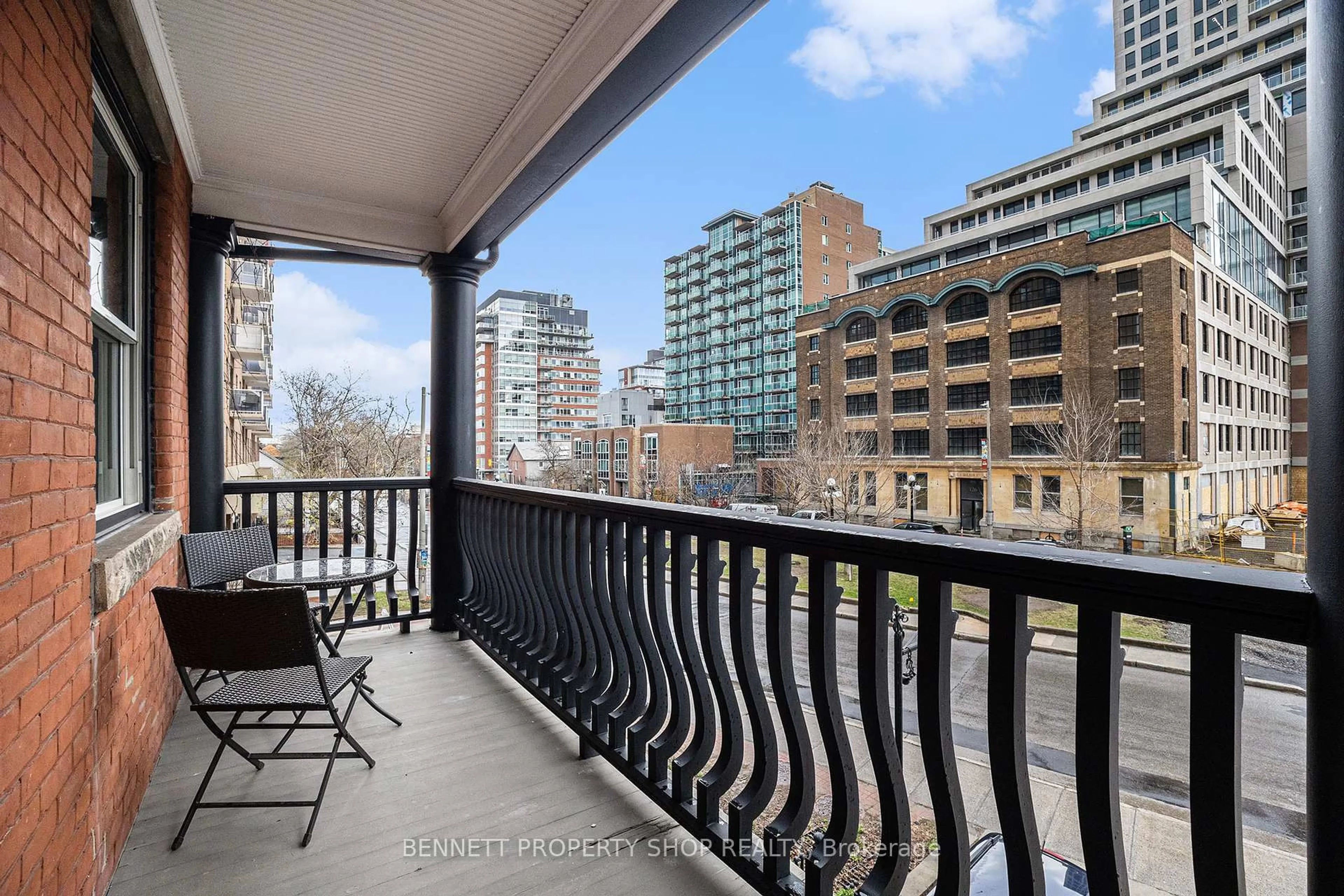 Balcony in the apartment, city buildings view from balcony for 123 York St, Ottawa Ontario K1N 5T4
