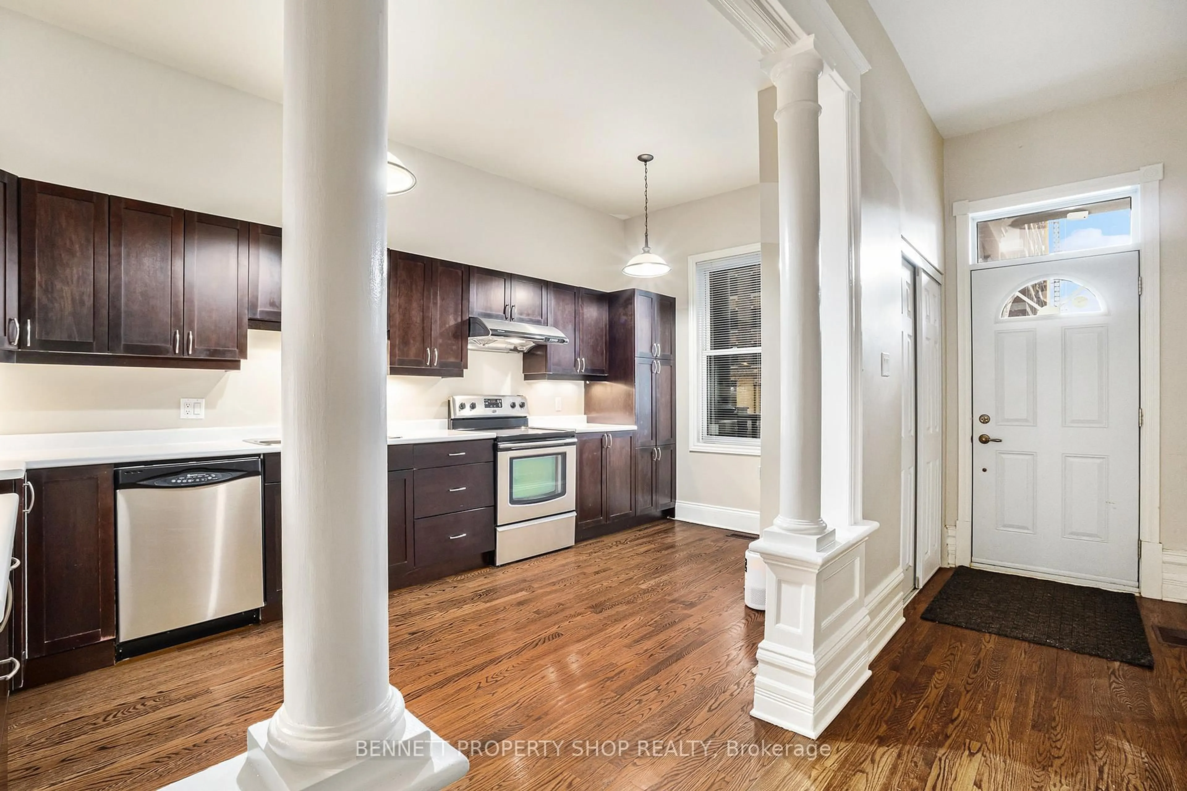 Open concept kitchen, unknown for 123 York St, Ottawa Ontario K1N 5T4