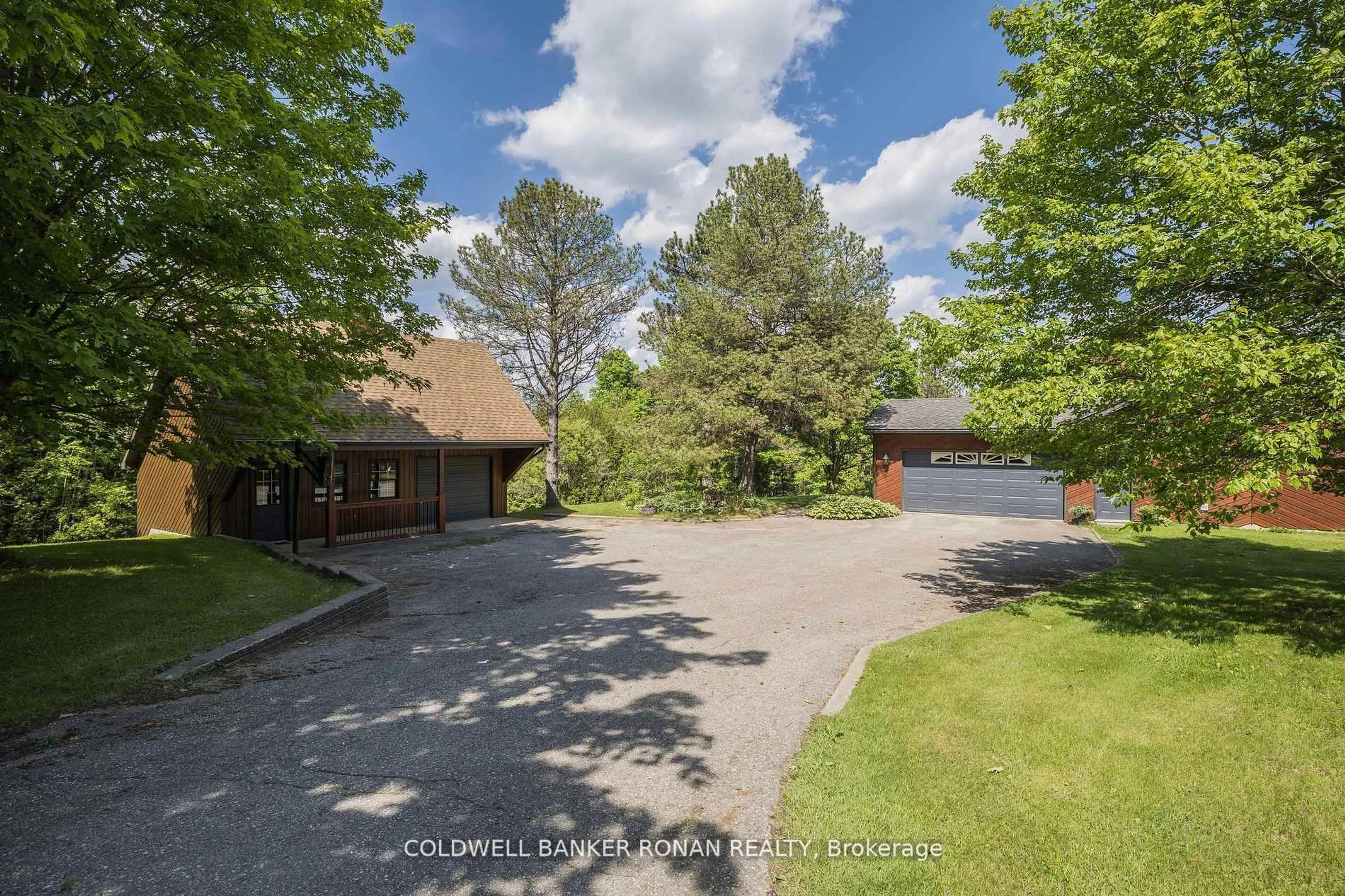 A pic from outside/outdoor area/front of a property/back of a property/a pic from drone, unknown for 487283 Sideroad 30 N/A, Mono Ontario L9V 1H1
