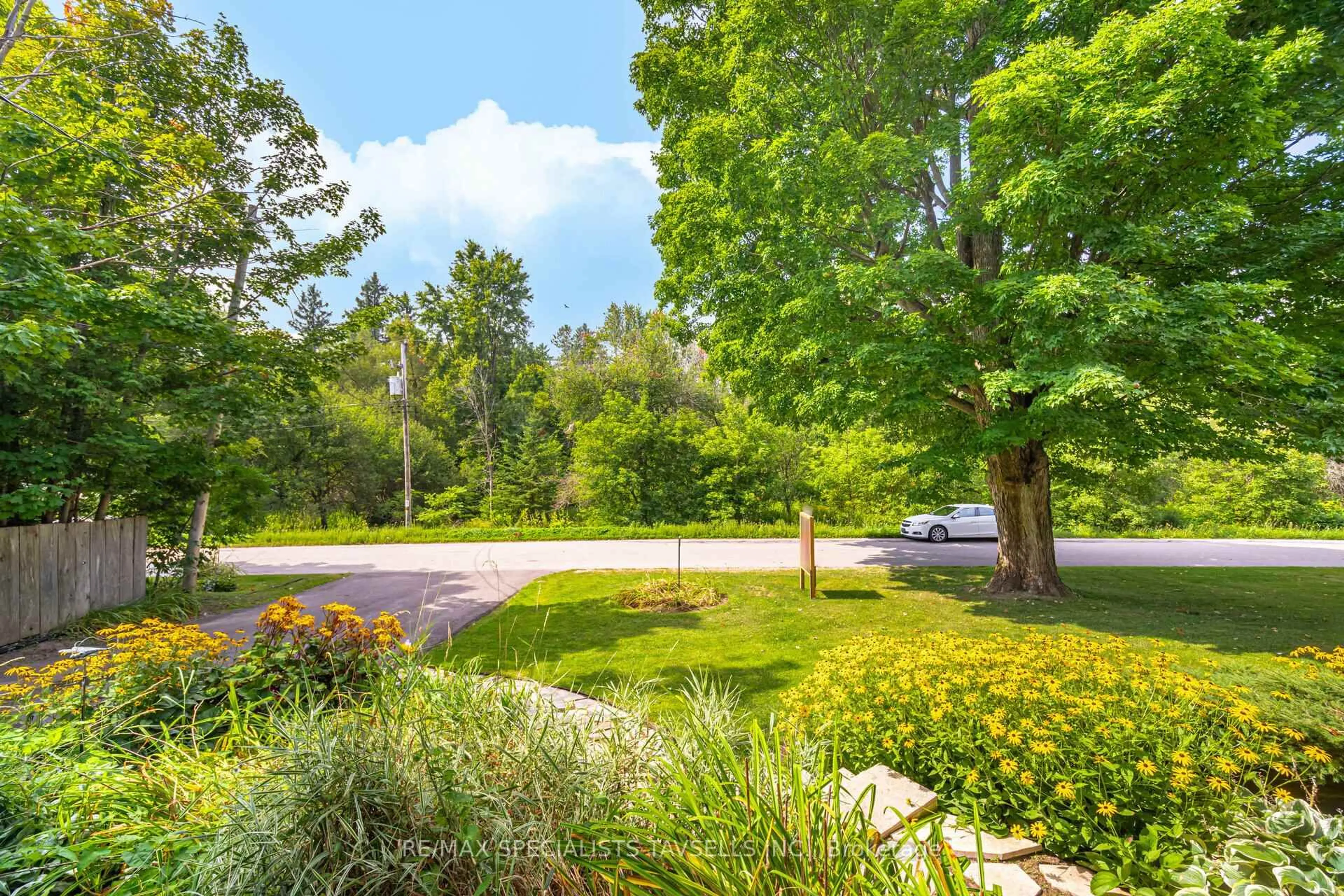 Patio, forest/trees view for 21 Nelson St, Centre Wellington Ontario N0B 1J0