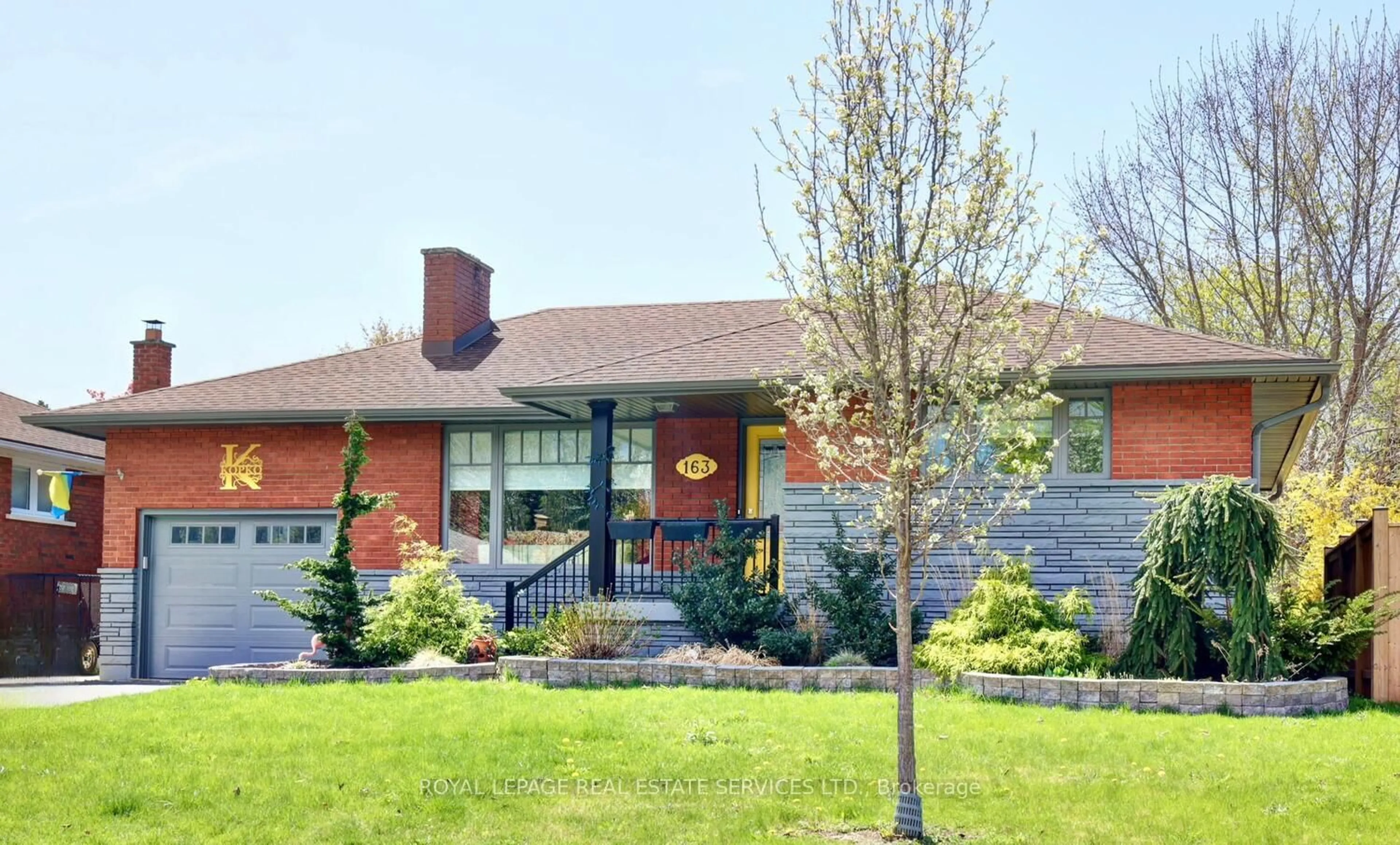 Home with brick exterior material, street for 163 Bendamere Ave, Hamilton Ontario L9C 1N6
