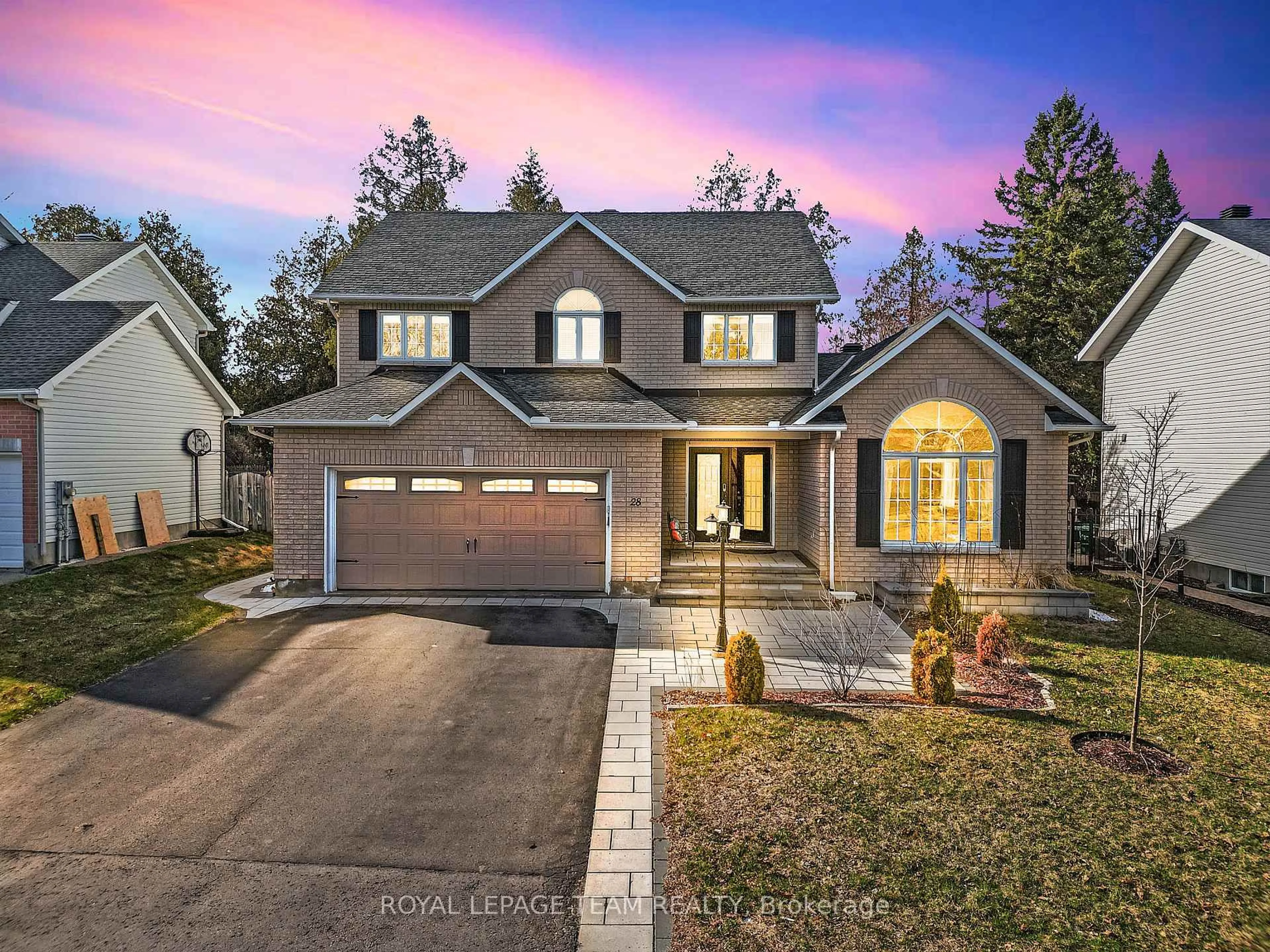 Home with brick exterior material, street for 28 RENSHAW Ave, Stittsville Ontario K2S 1G9