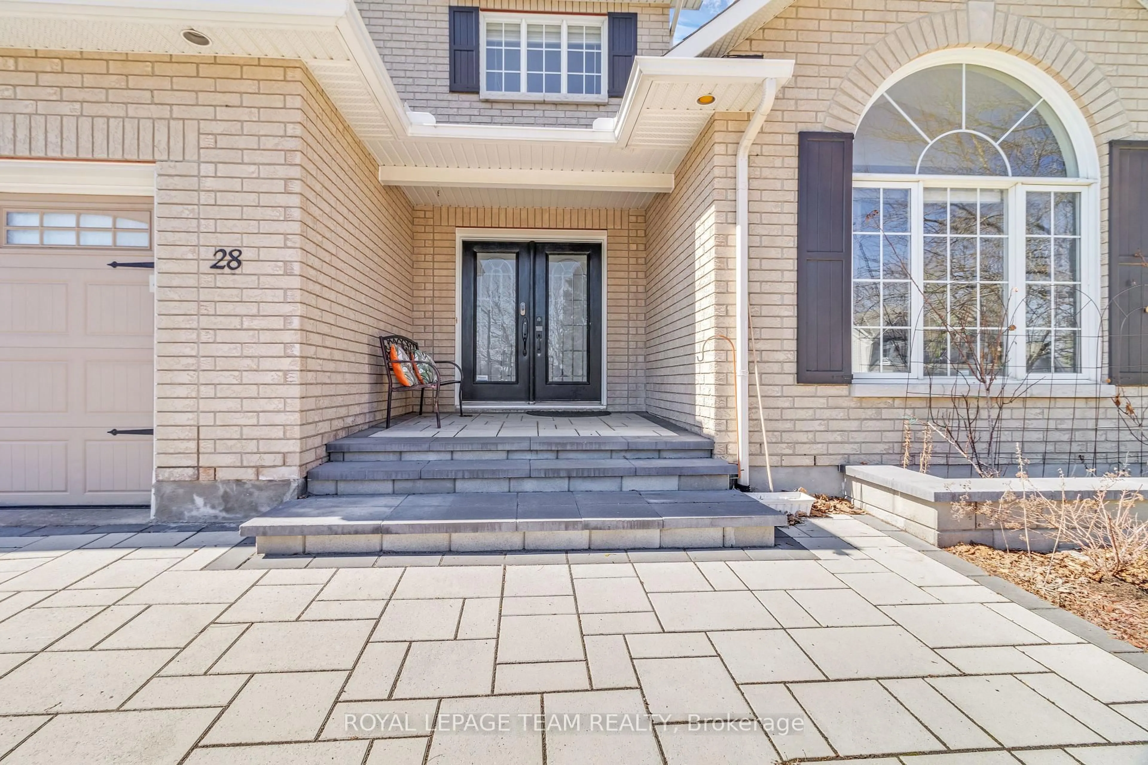 Unknown for 28 RENSHAW Ave, Stittsville Ontario K2S 1G9