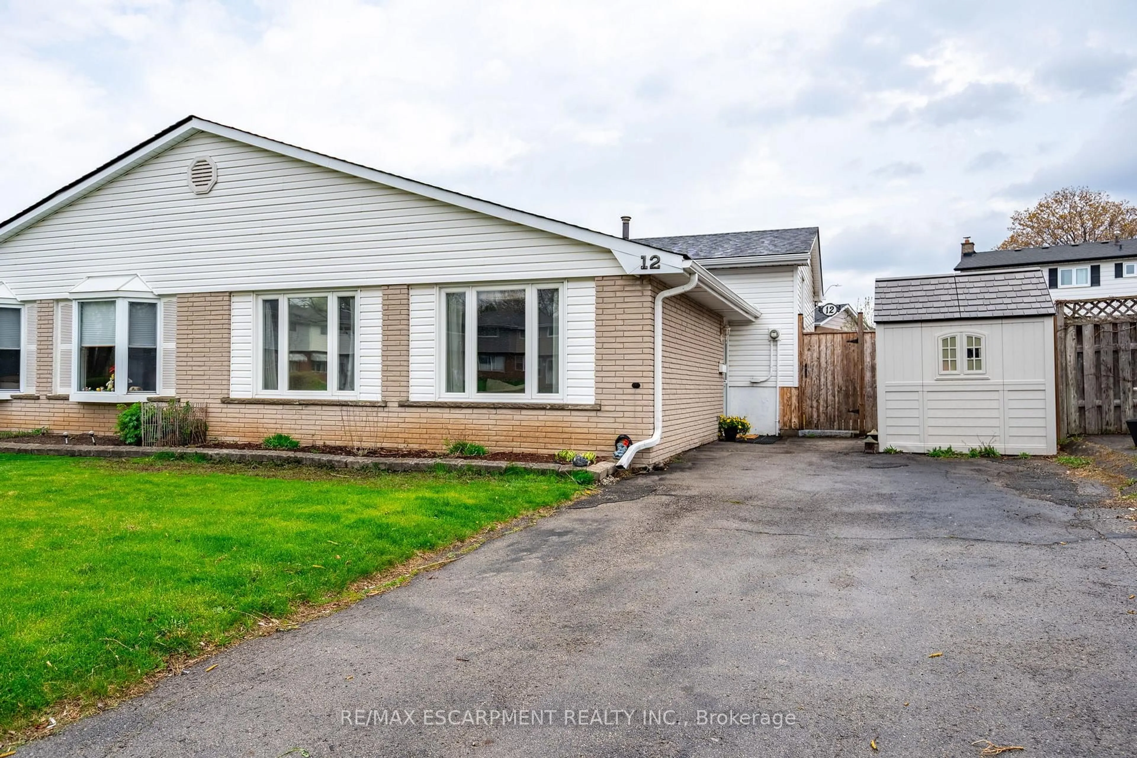 A pic from outside/outdoor area/front of a property/back of a property/a pic from drone, street for 12 BRENDAN Crt, Hamilton Ontario L8T 4R4