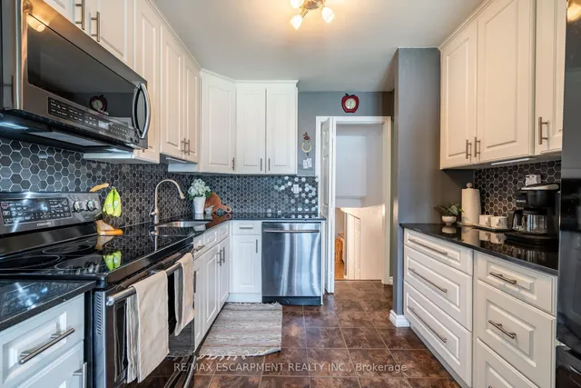 Additional property image - 12 BRENDAN Crt