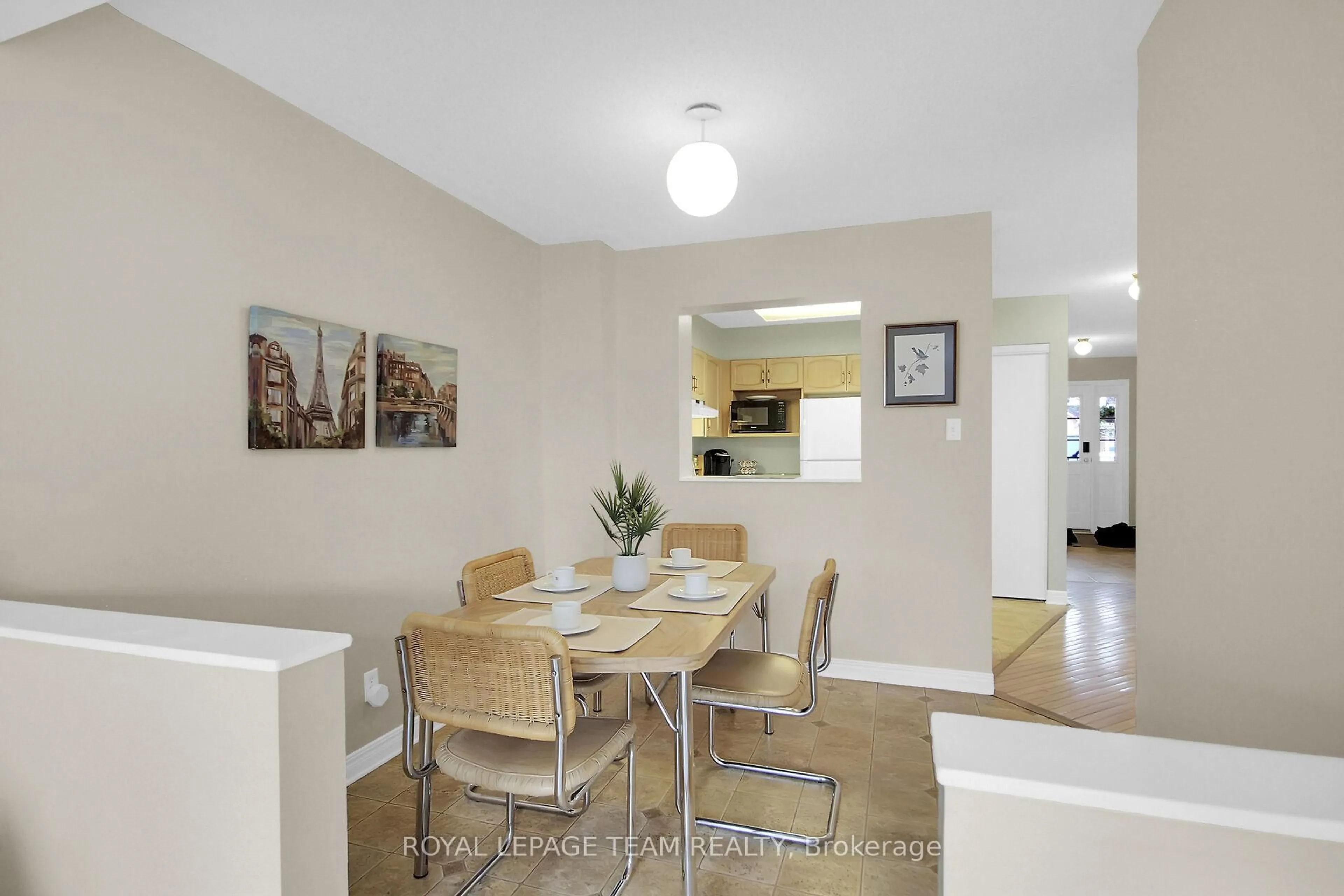 Dining room, unknown for 41 Kalbrook St, Ottawa Ontario K2T 1A8