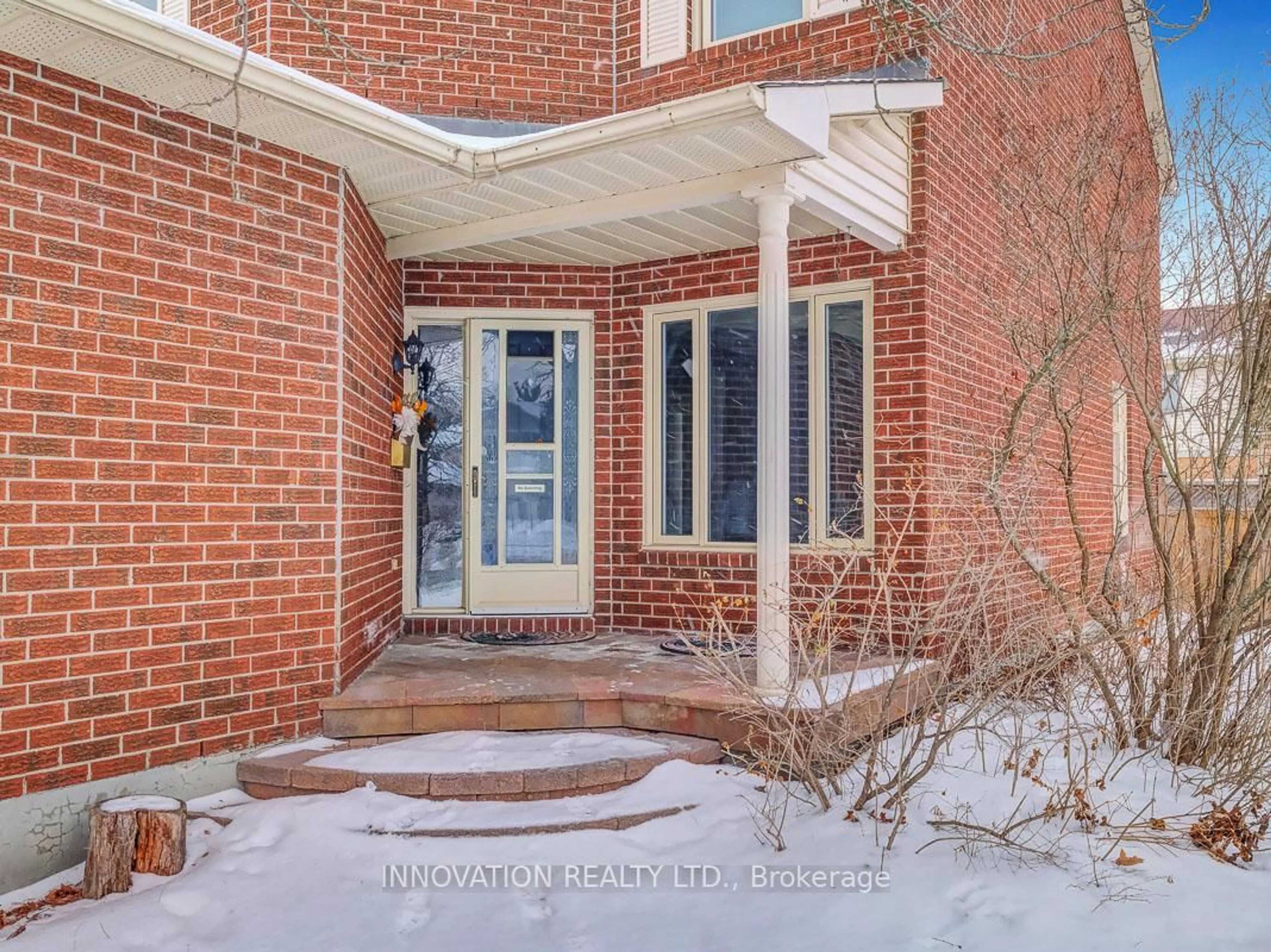 Indoor entryway for 2 CHICKASAW Cres, Kanata Ontario K2M 1M3