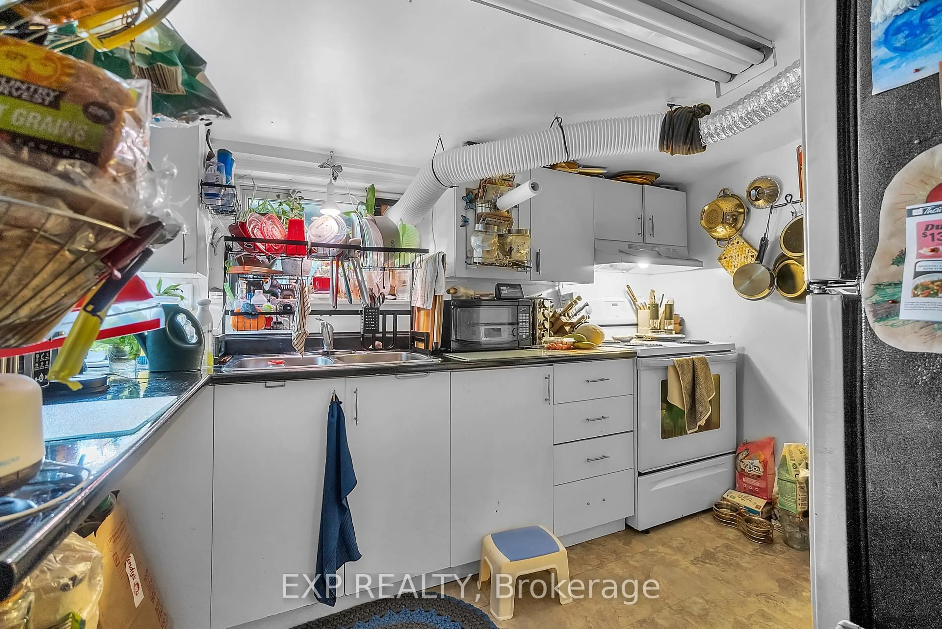 Standard kitchen, unknown for 147 Victoria Ave, Belleville Ontario K8N 2B3