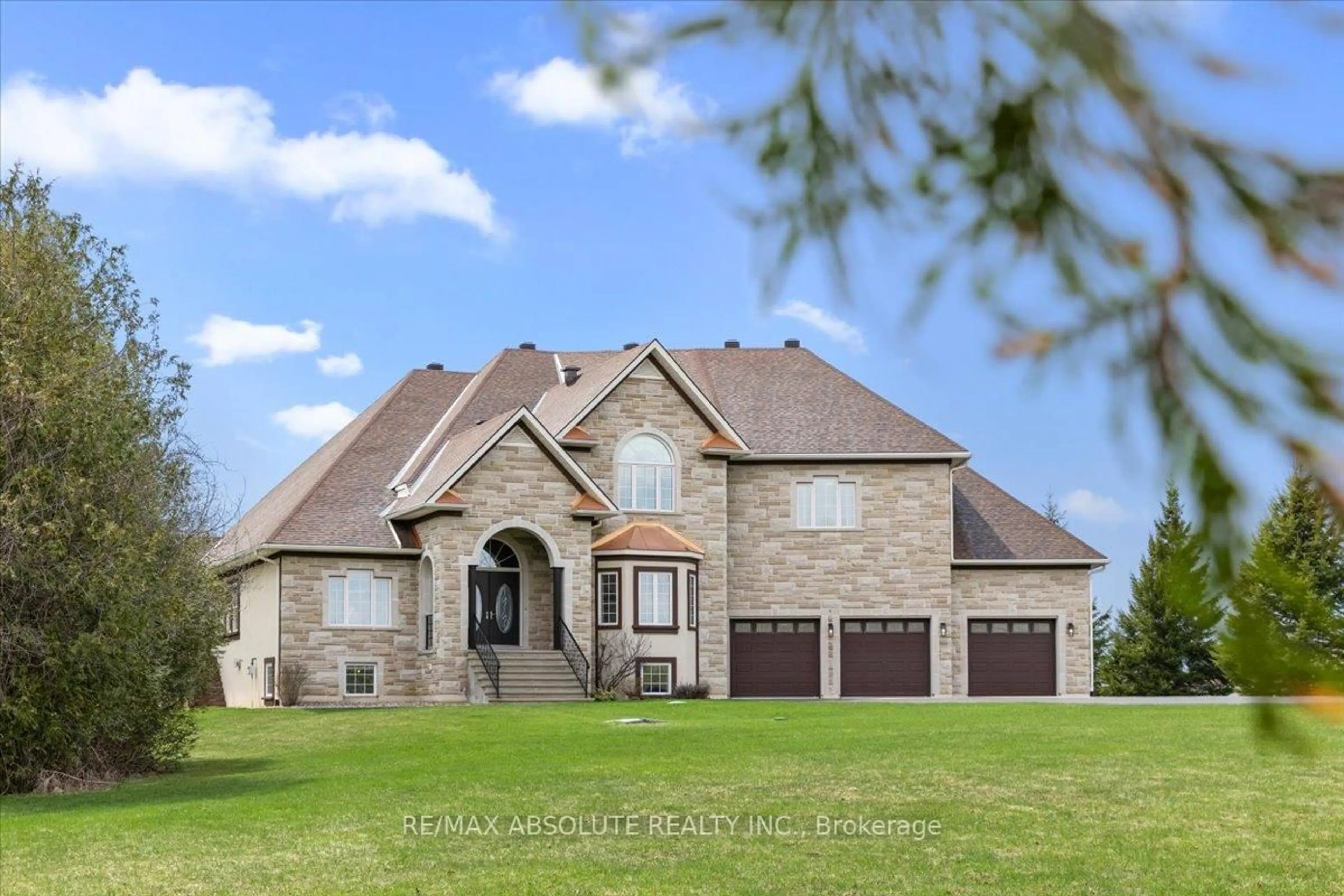 Home with brick exterior material, unknown for 124 Biltmore Cres, Stittsville Ontario K2S 2C6