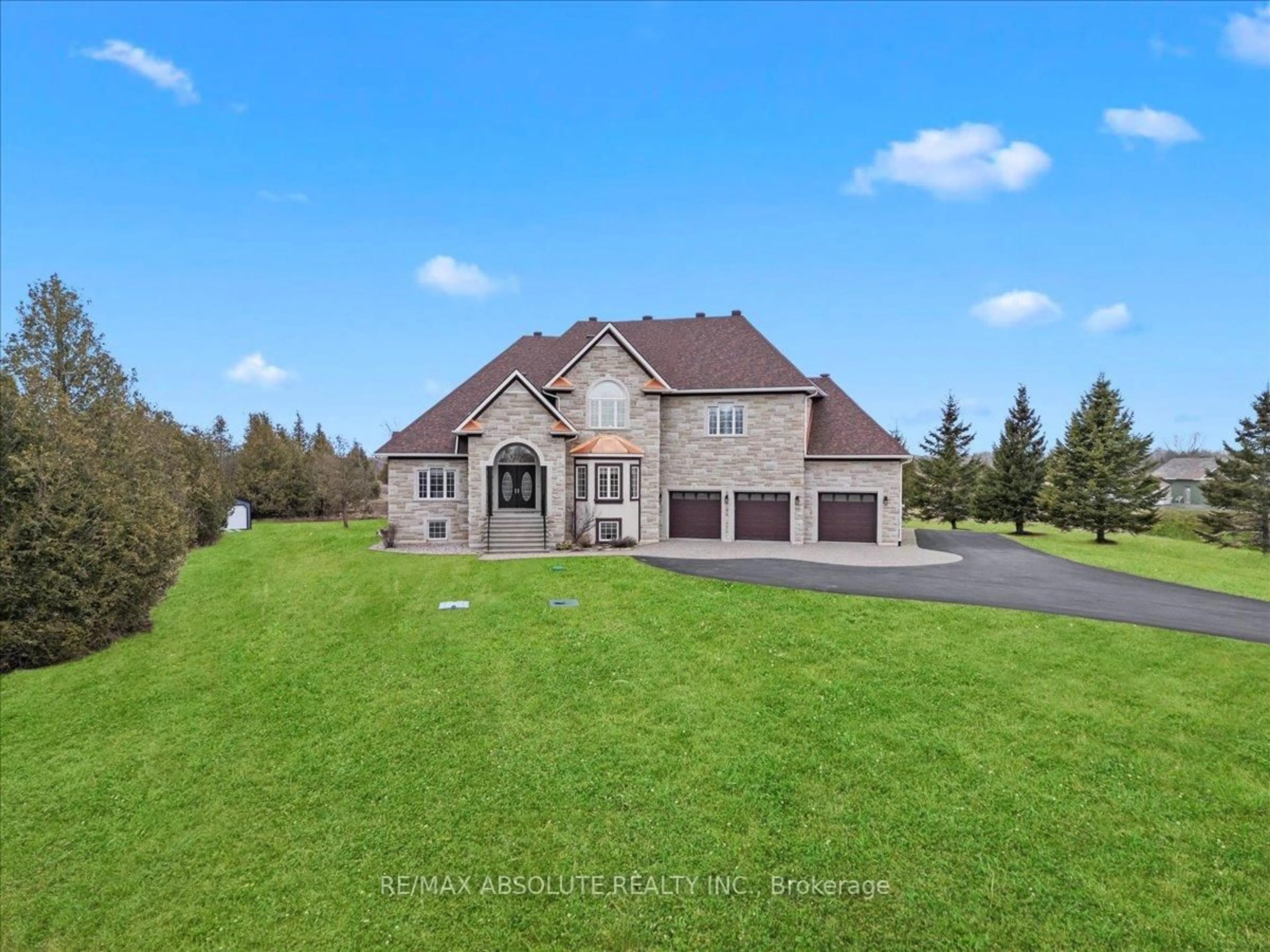 A pic from outside/outdoor area/front of a property/back of a property/a pic from drone, unknown for 124 Biltmore Cres, Stittsville Ontario K2S 2C6