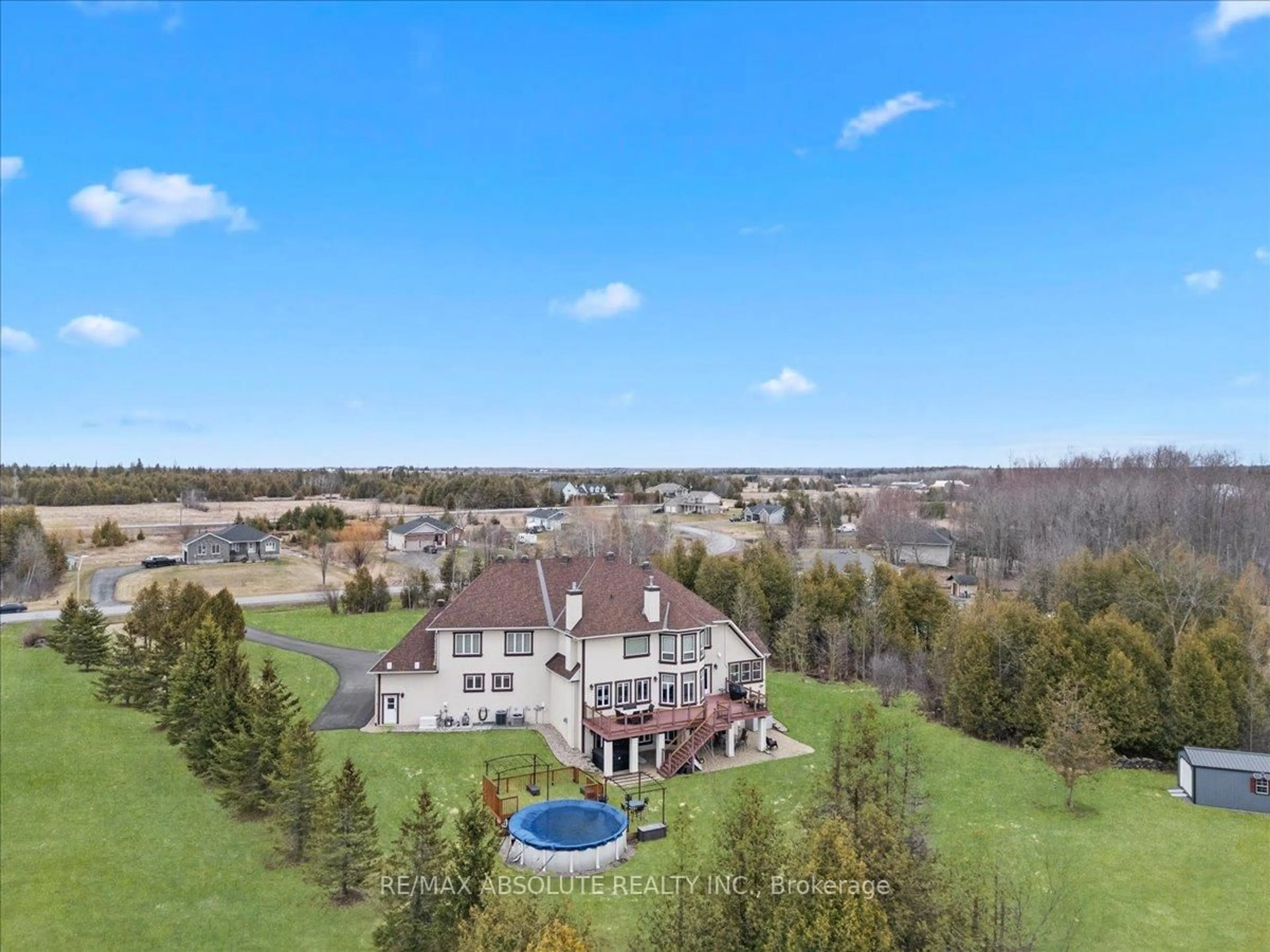 A pic from outside/outdoor area/front of a property/back of a property/a pic from drone, water/lake/river/ocean view for 124 Biltmore Cres, Stittsville Ontario K2S 2C6