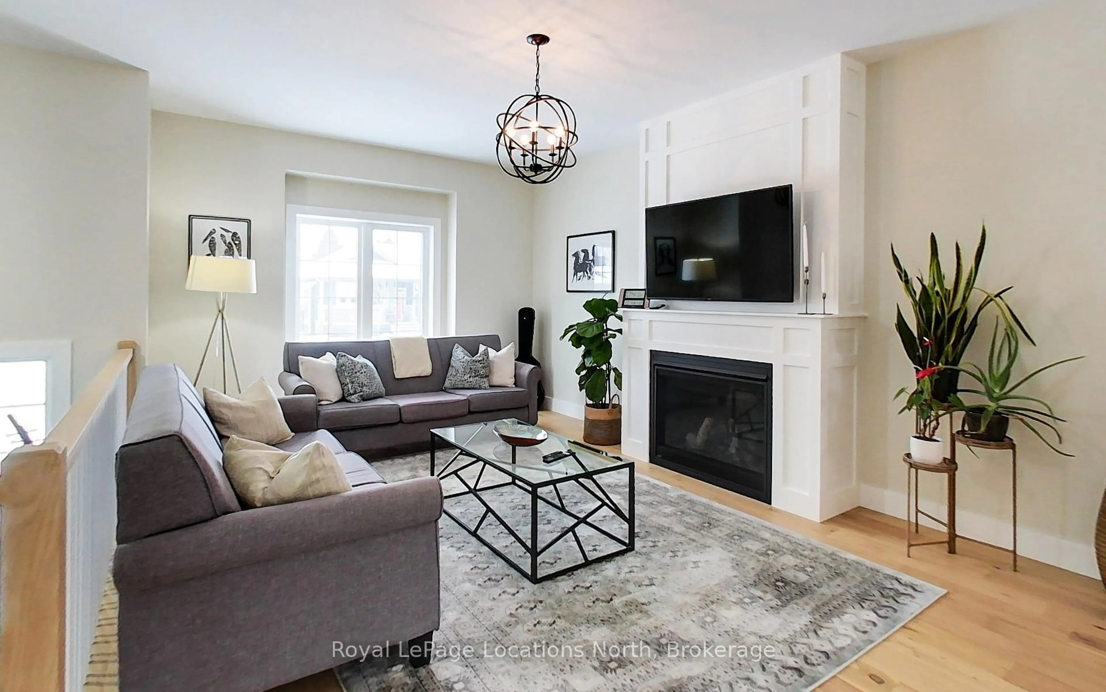 Living room with furniture, unknown for 19 Gordon Cres, Meaford Ontario N4L 1C7