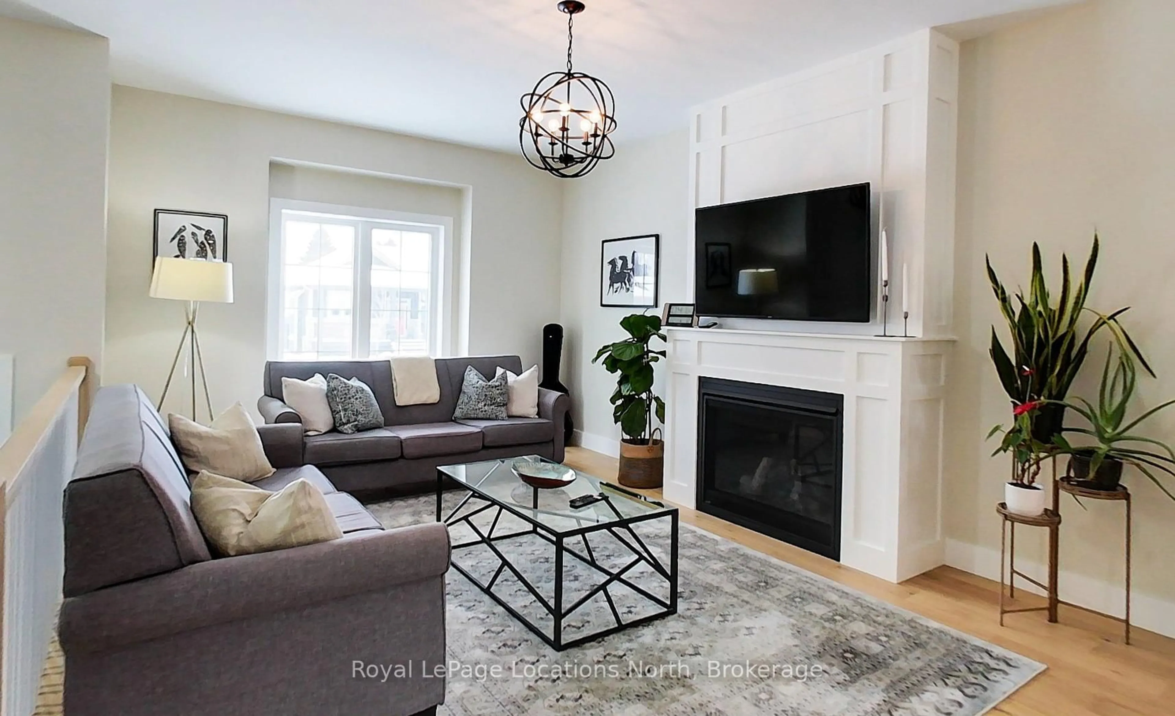 Living room with furniture, unknown for 19 Gordon Cres, Meaford Ontario N4L 1C7