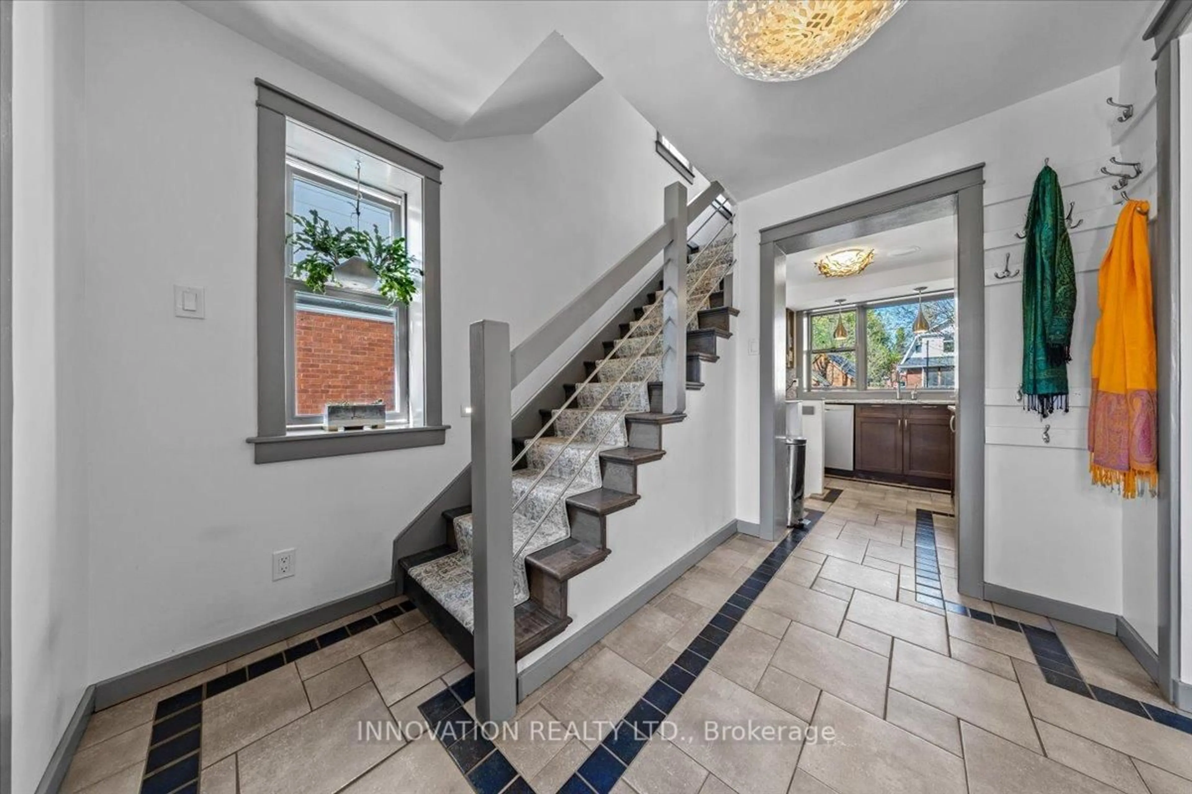 Unknown for 202 Ivy Cres, Ottawa Ontario K1M 1X8