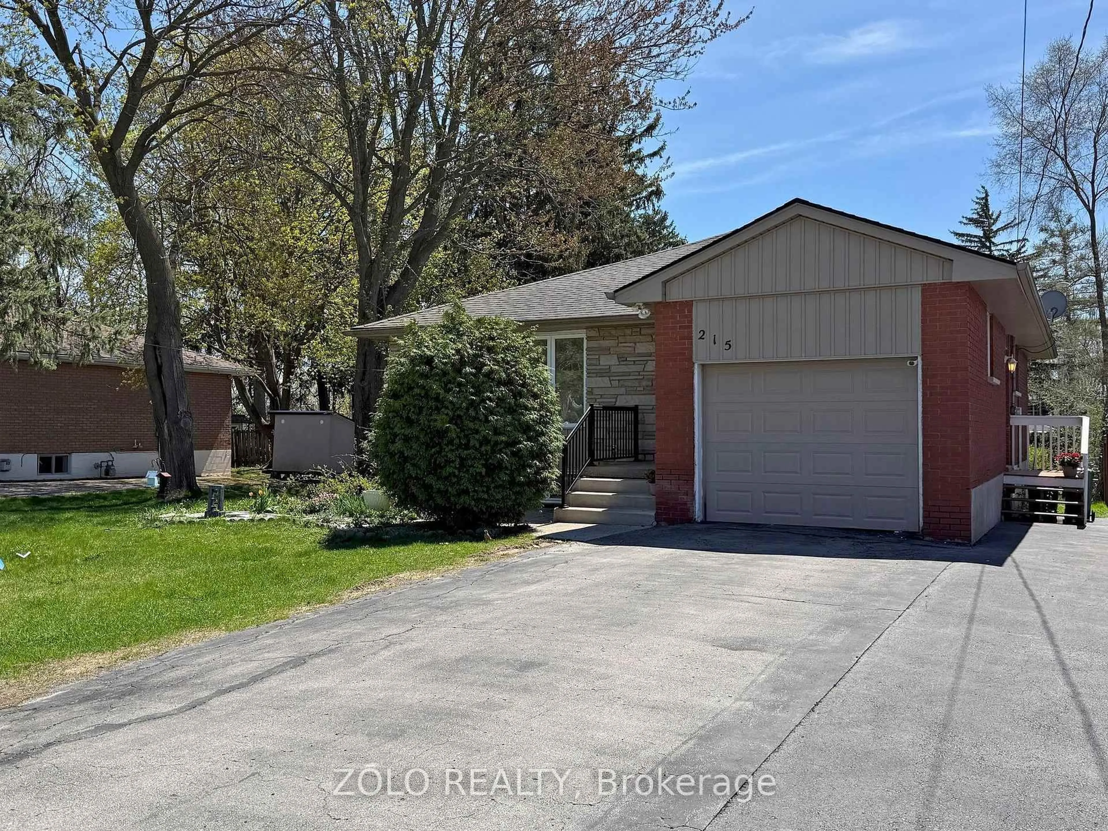 Unknown for 215 Mackenzie Cres, Haldimand Ontario N3W 1A7