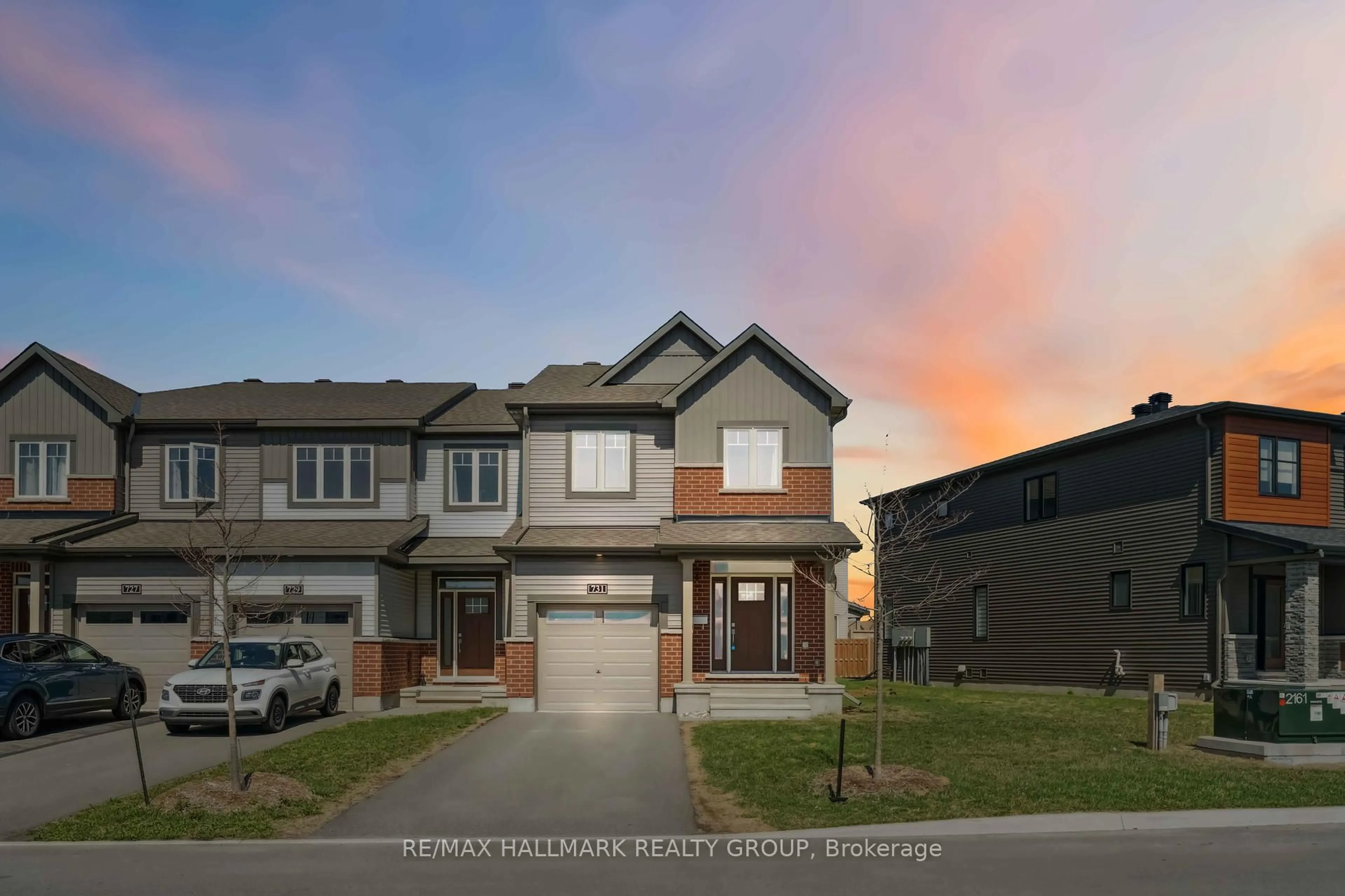 Home with brick exterior material, mountain view for 731 Sebastian St, Ottawa Ontario K4A 5L1