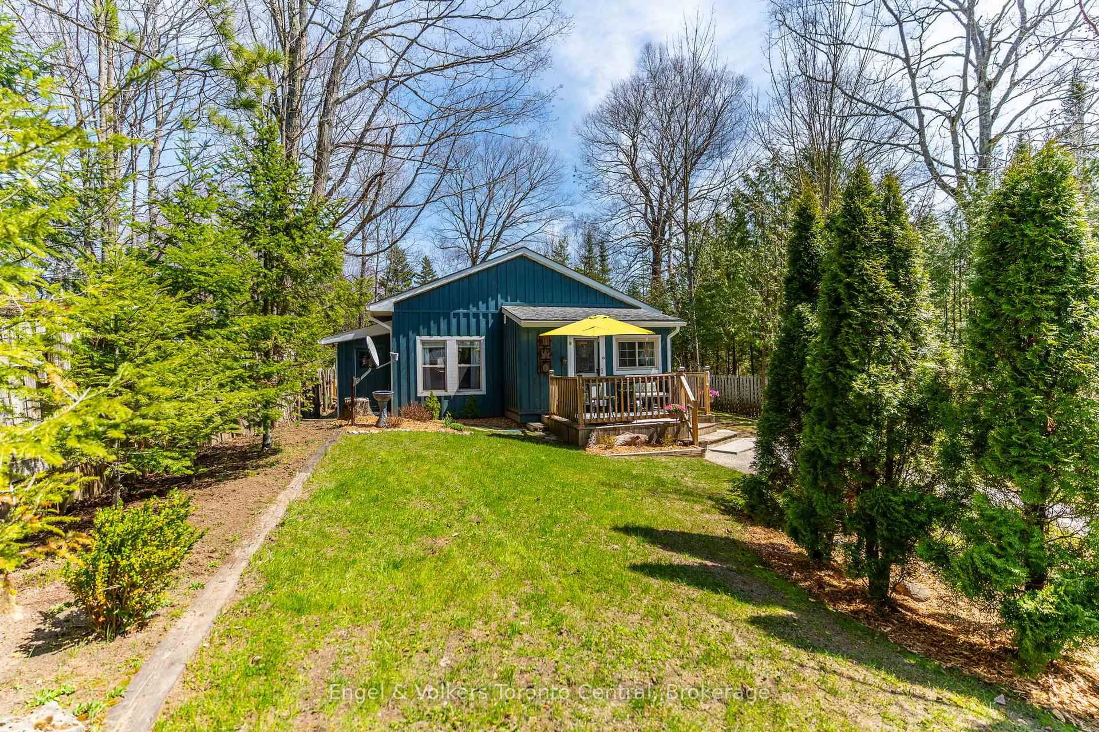 A pic from outside/outdoor area/front of a property/back of a property/a pic from drone, street for 1217 Sauble Falls Rd, South Bruce Peninsula Ontario N0H 2G0