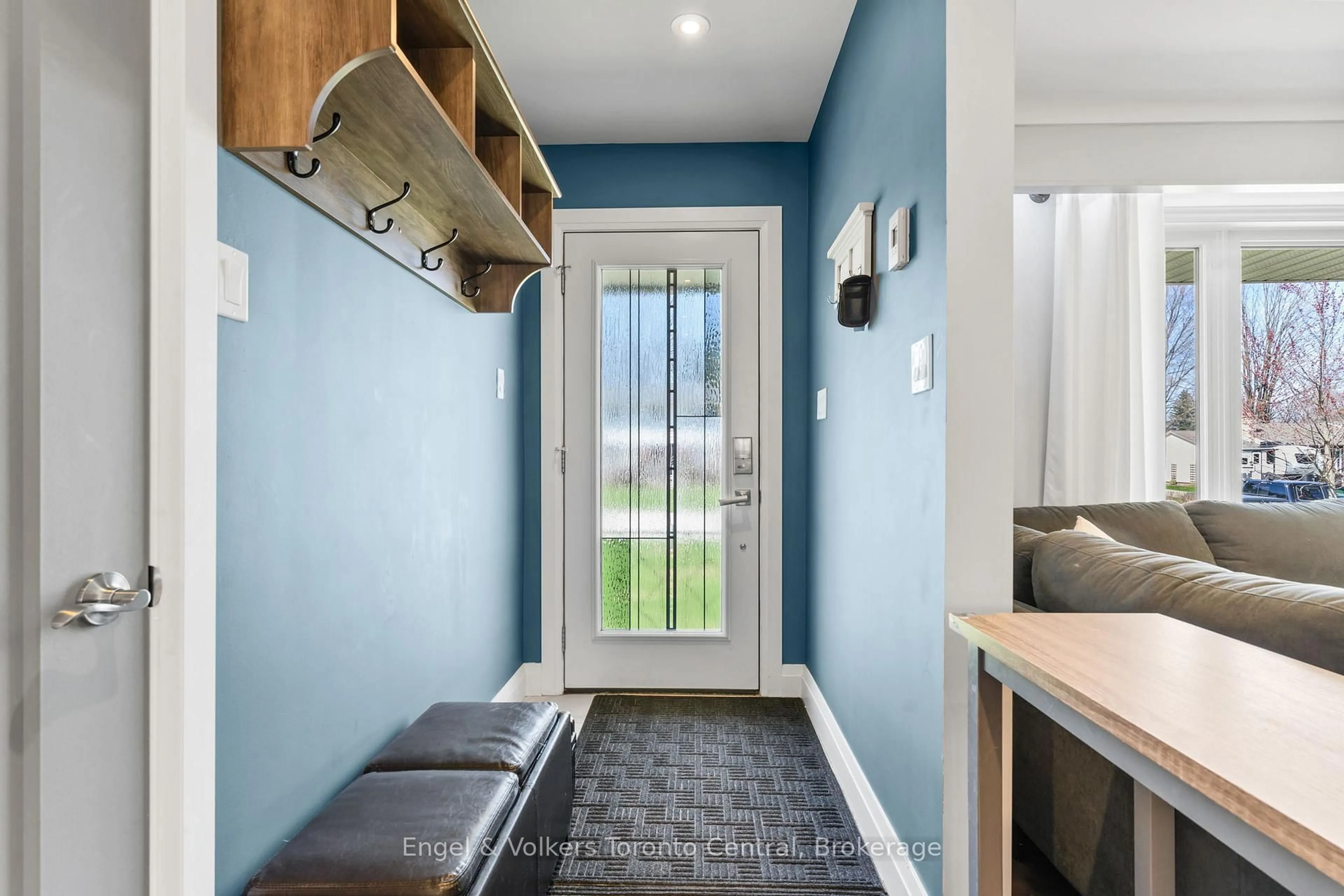 Laundry room for 583 6th St, Owen Sound Ontario N4K 3L2