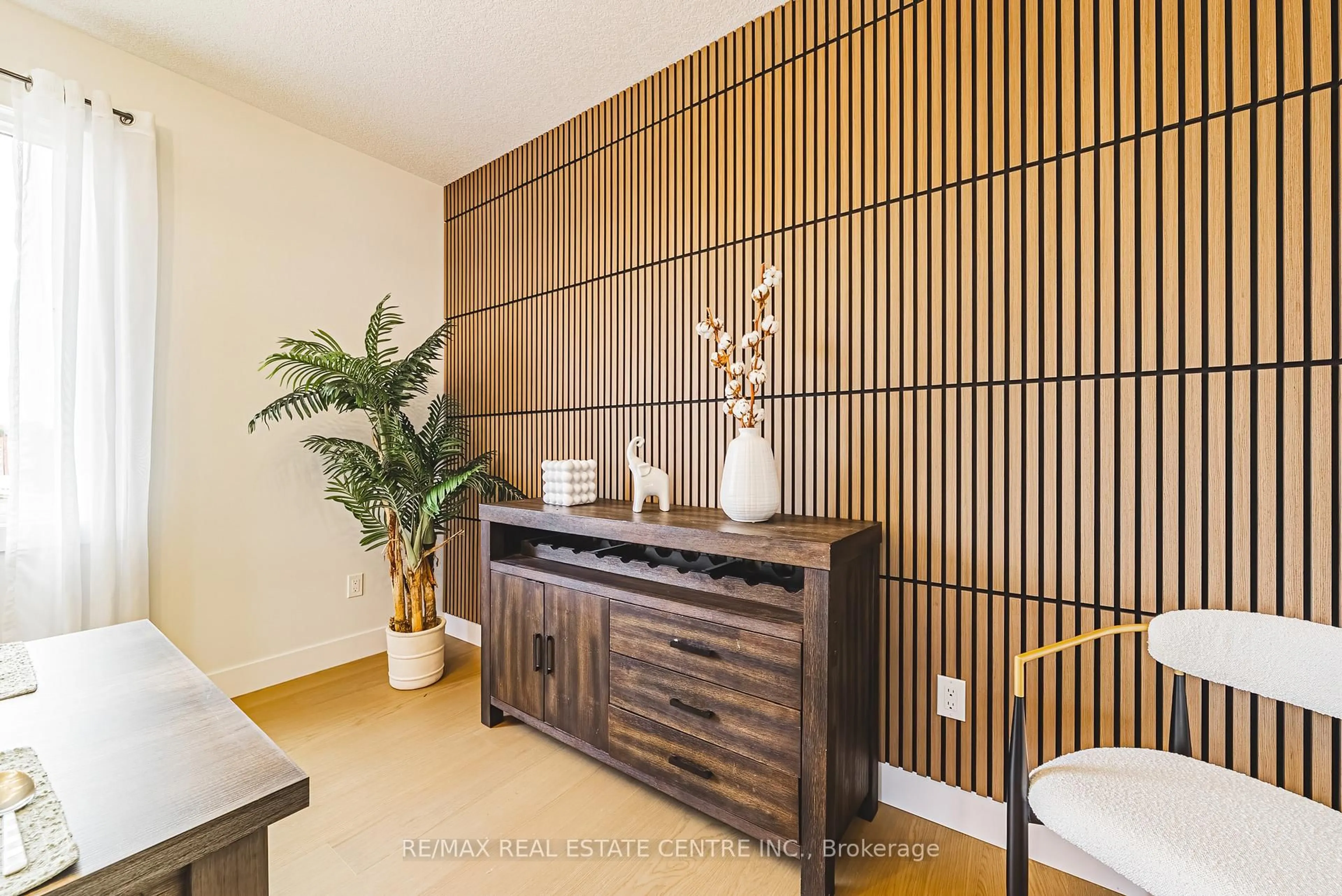 Contemporary bathroom, unknown for 196 Benninger Dr, Kitchener Ontario N2E 0C9