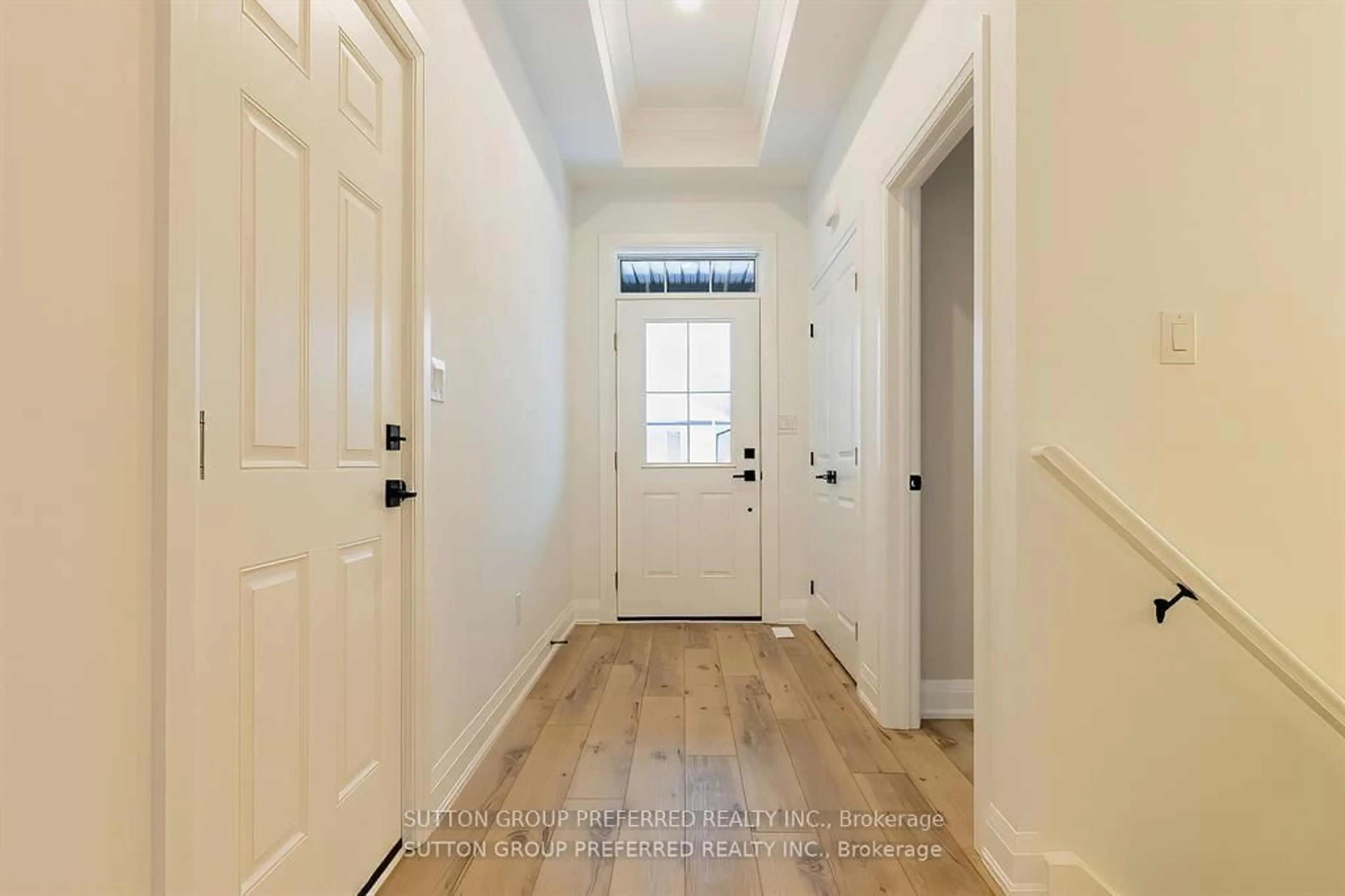 Indoor entryway for 175 GLENGARIFF Dr #14, Southwold Ontario N5P 0G1
