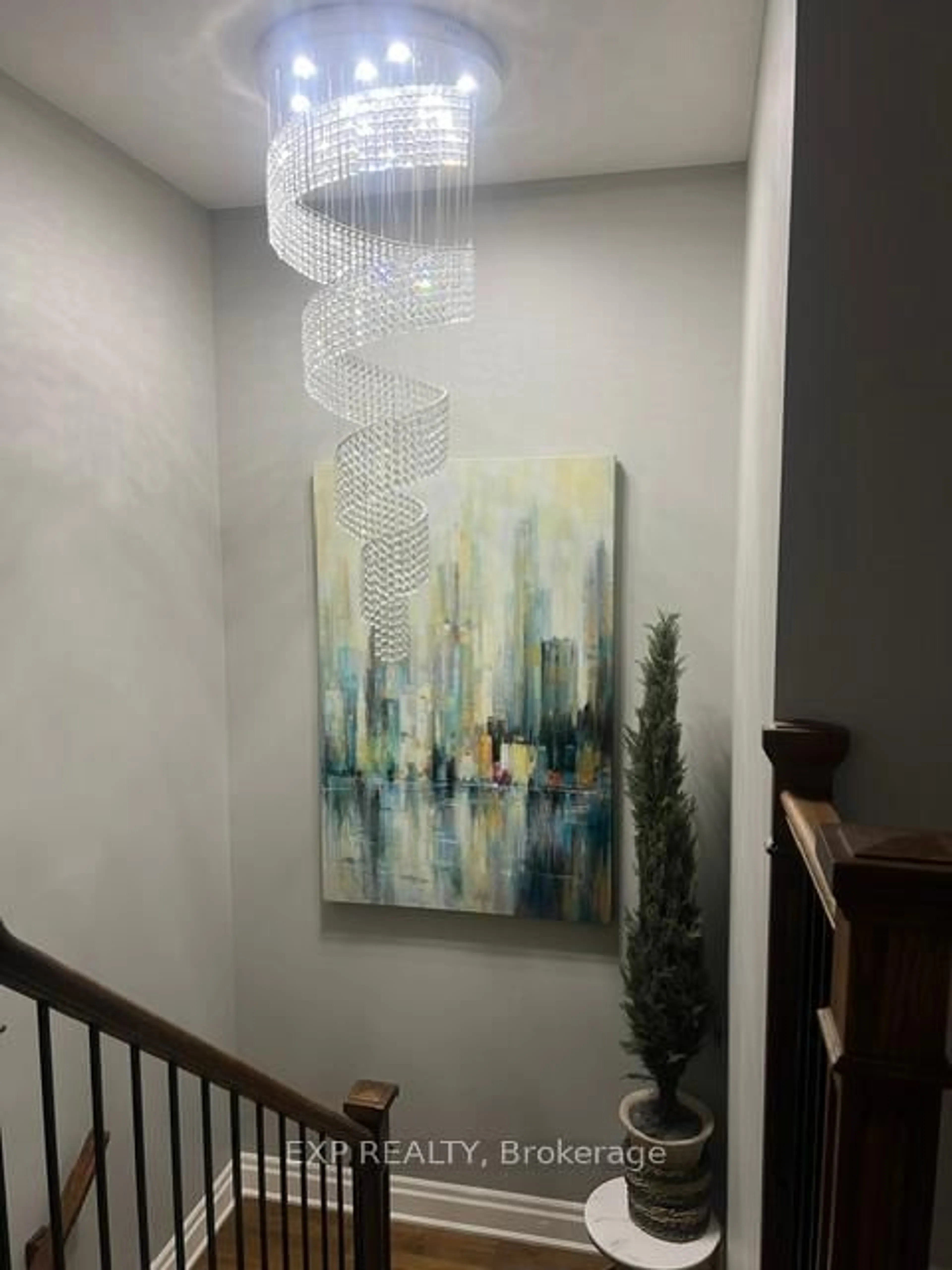 Indoor foyer for 6718 Richard Cres, Niagara Falls Ontario L2H 0A9